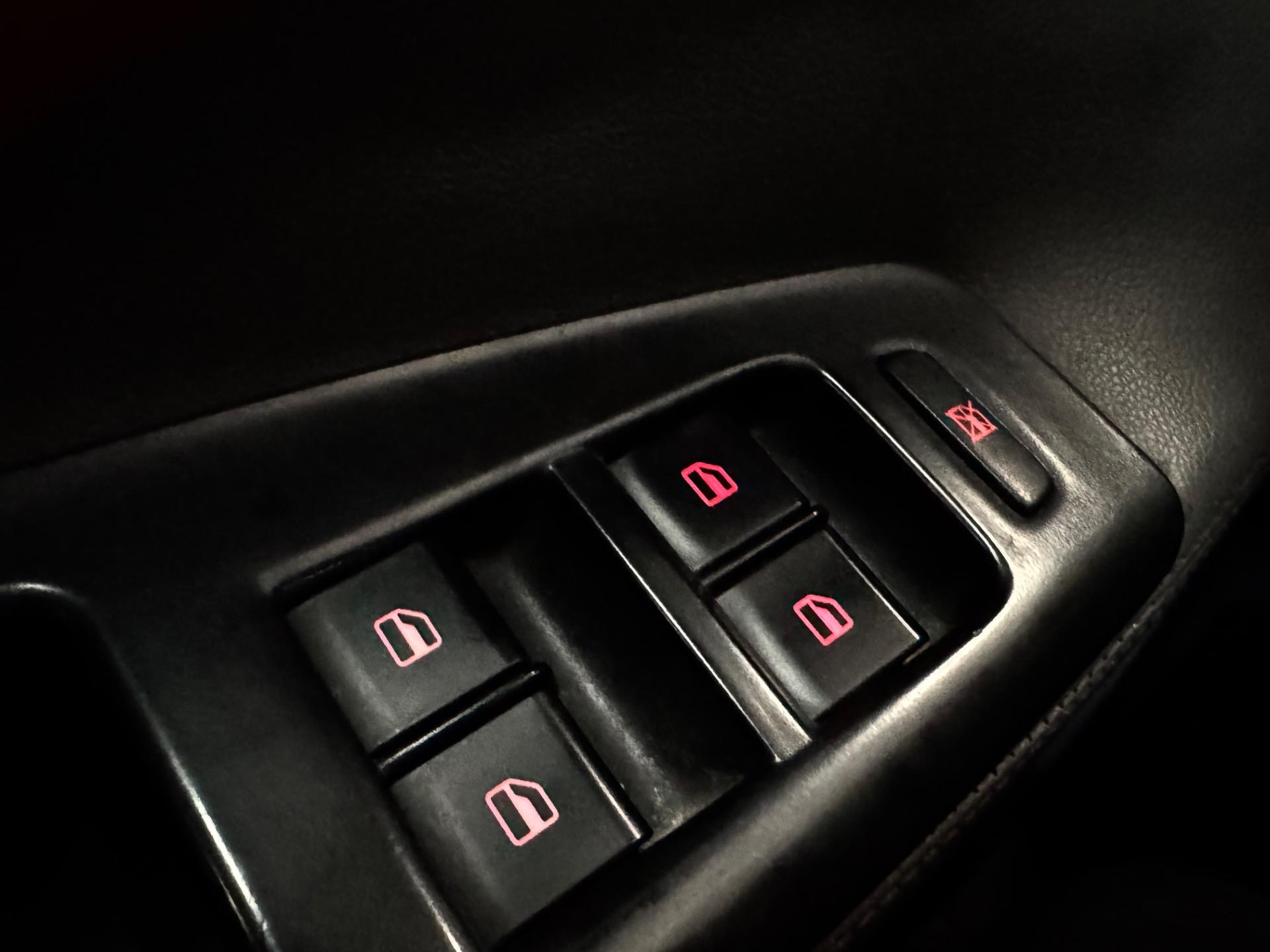 VOLKSWAGEN Polo Sedan - Foto