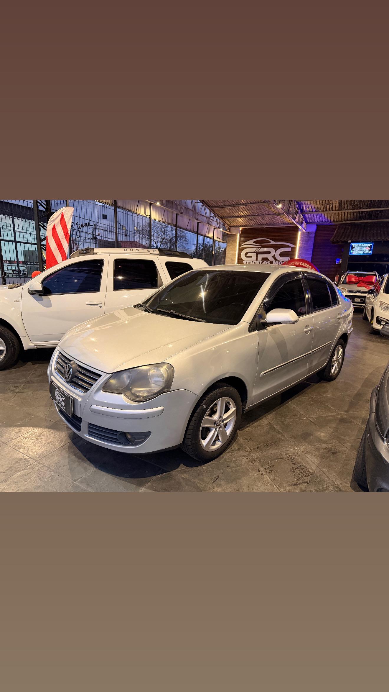 VOLKSWAGEN Polo Sedan - Foto