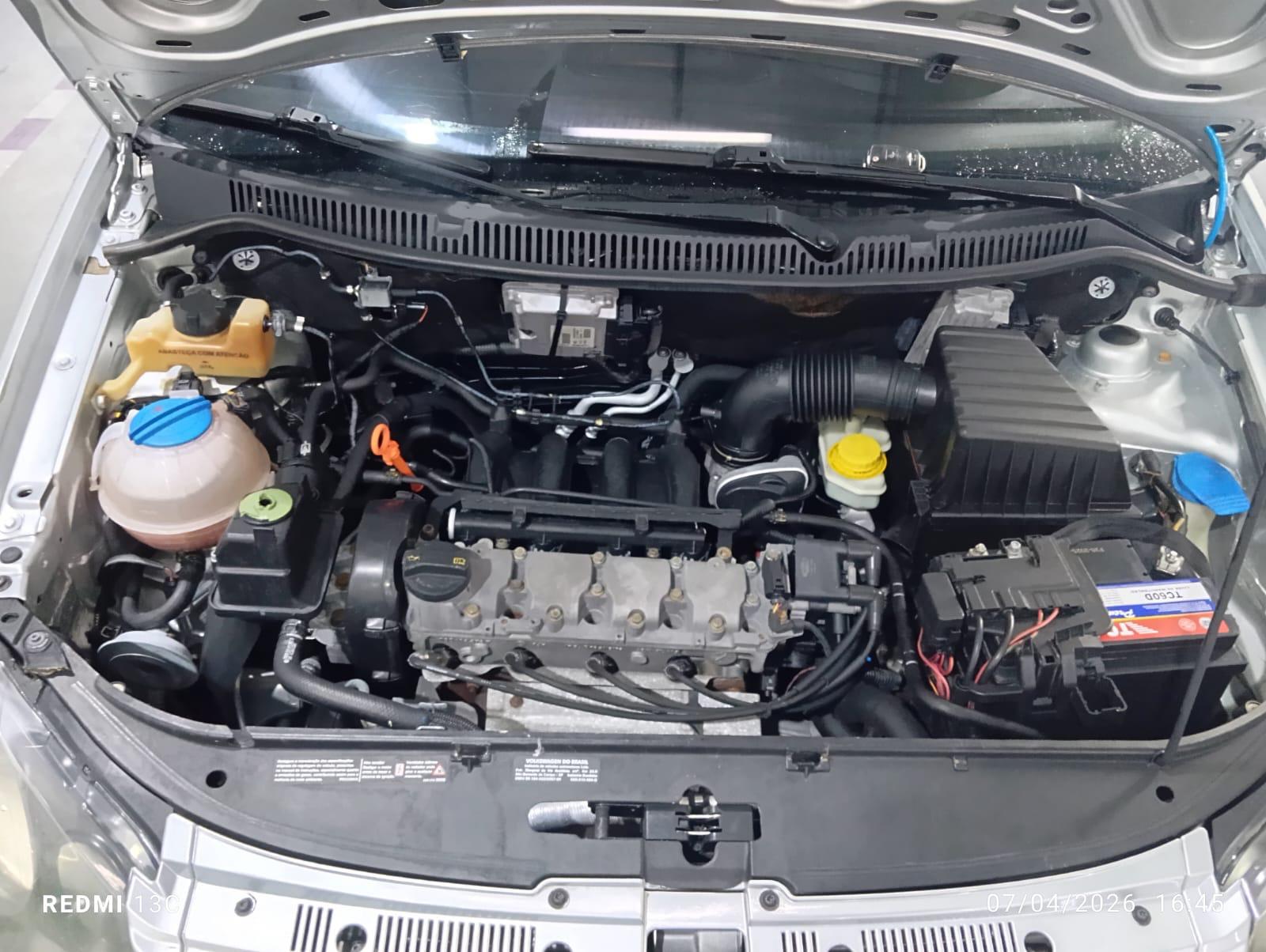 VOLKSWAGEN Polo Sedan - Foto