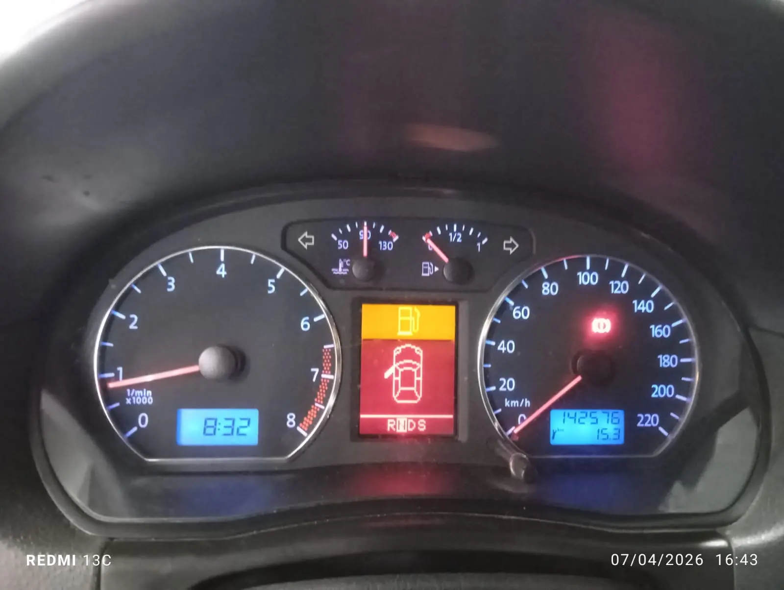 VOLKSWAGEN Polo Sedan - Foto