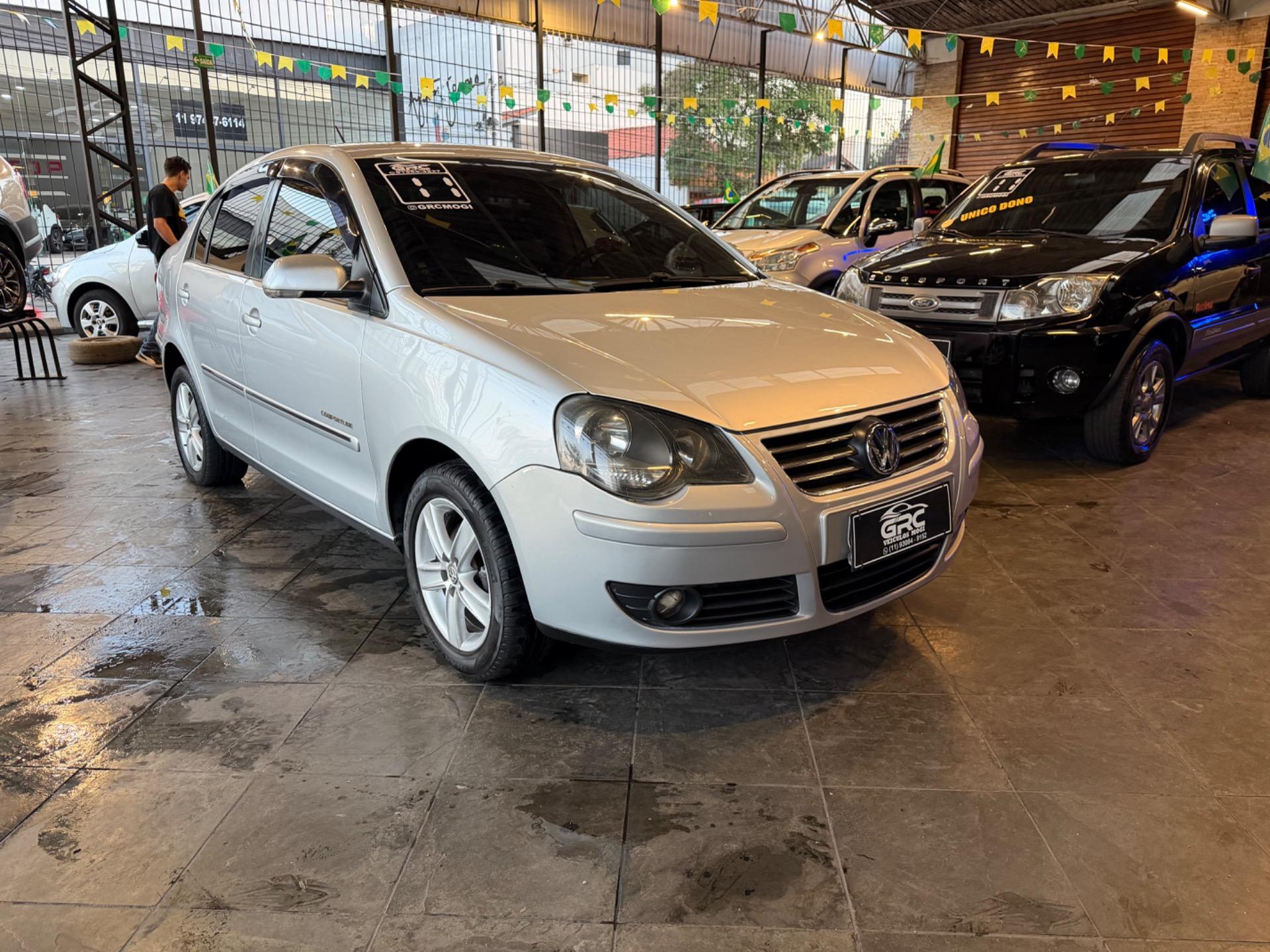VOLKSWAGEN Polo Sedan