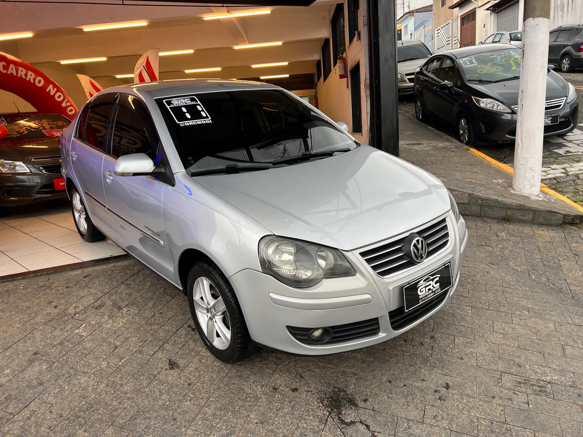 VOLKSWAGEN Polo Sedan