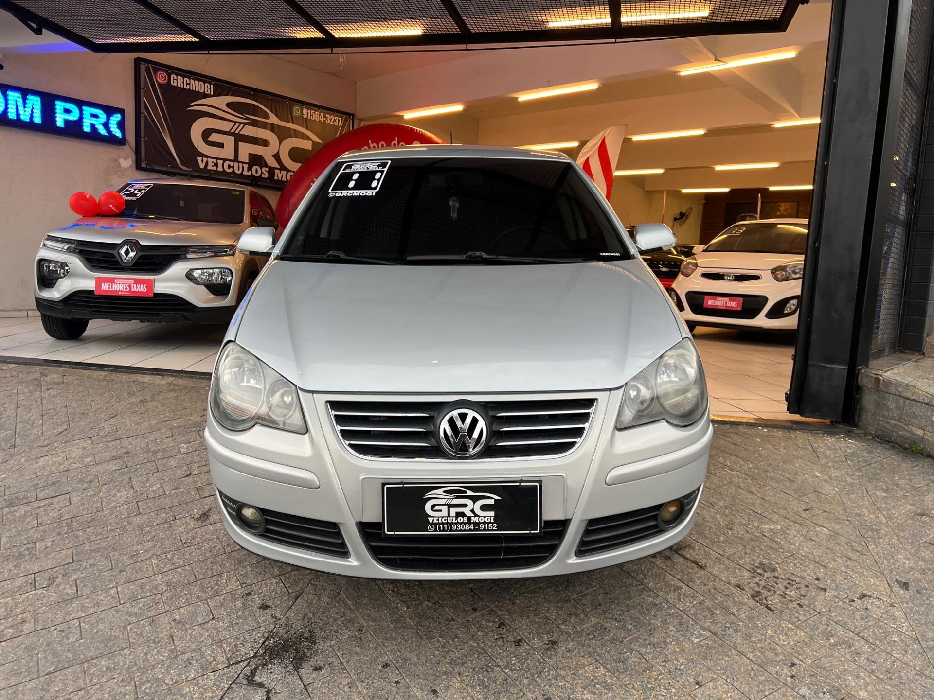 VOLKSWAGEN Polo Sedan - Foto