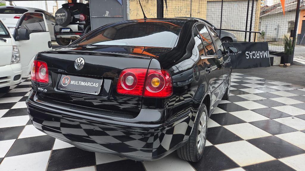 VOLKSWAGEN Polo Sedan - Foto