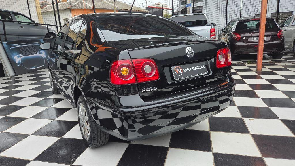VOLKSWAGEN Polo Sedan - Foto