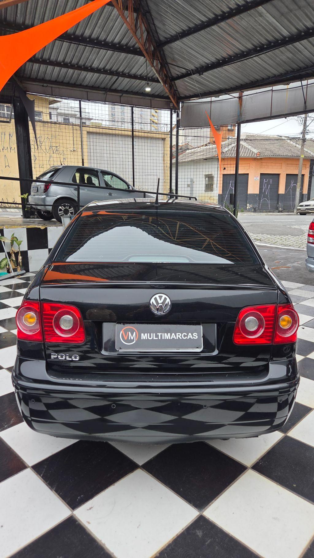 VOLKSWAGEN Polo Sedan - Foto