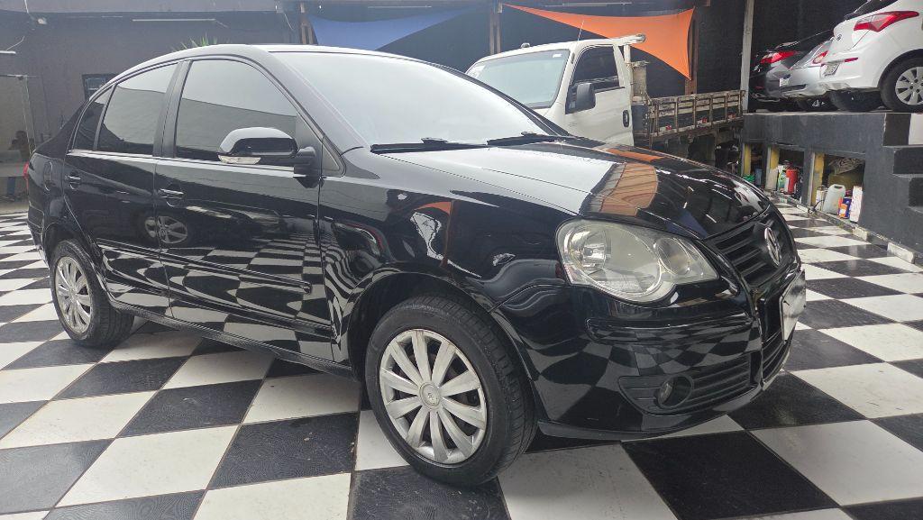 VOLKSWAGEN Polo Sedan - Foto