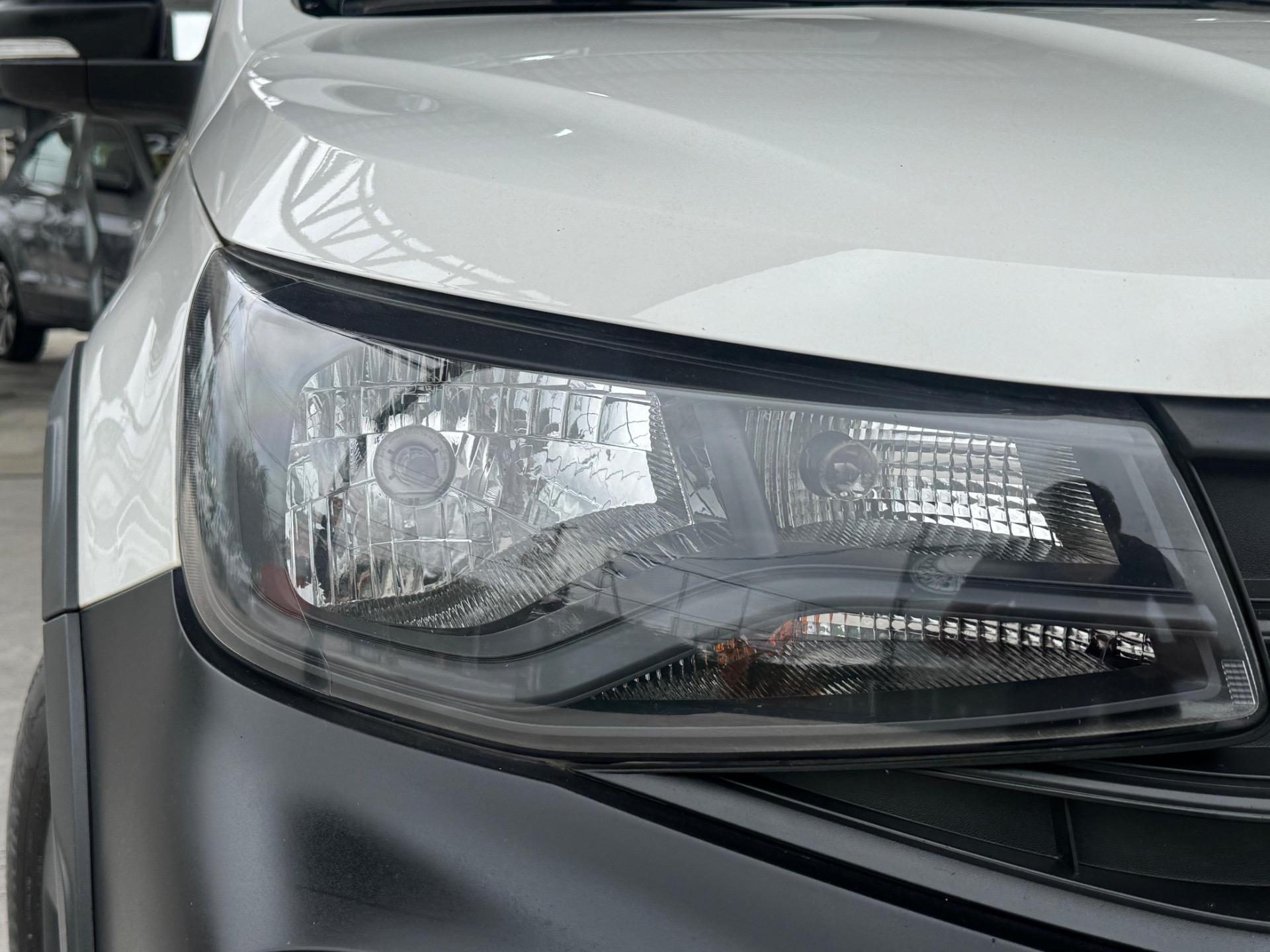 VOLKSWAGEN Saveiro - Foto