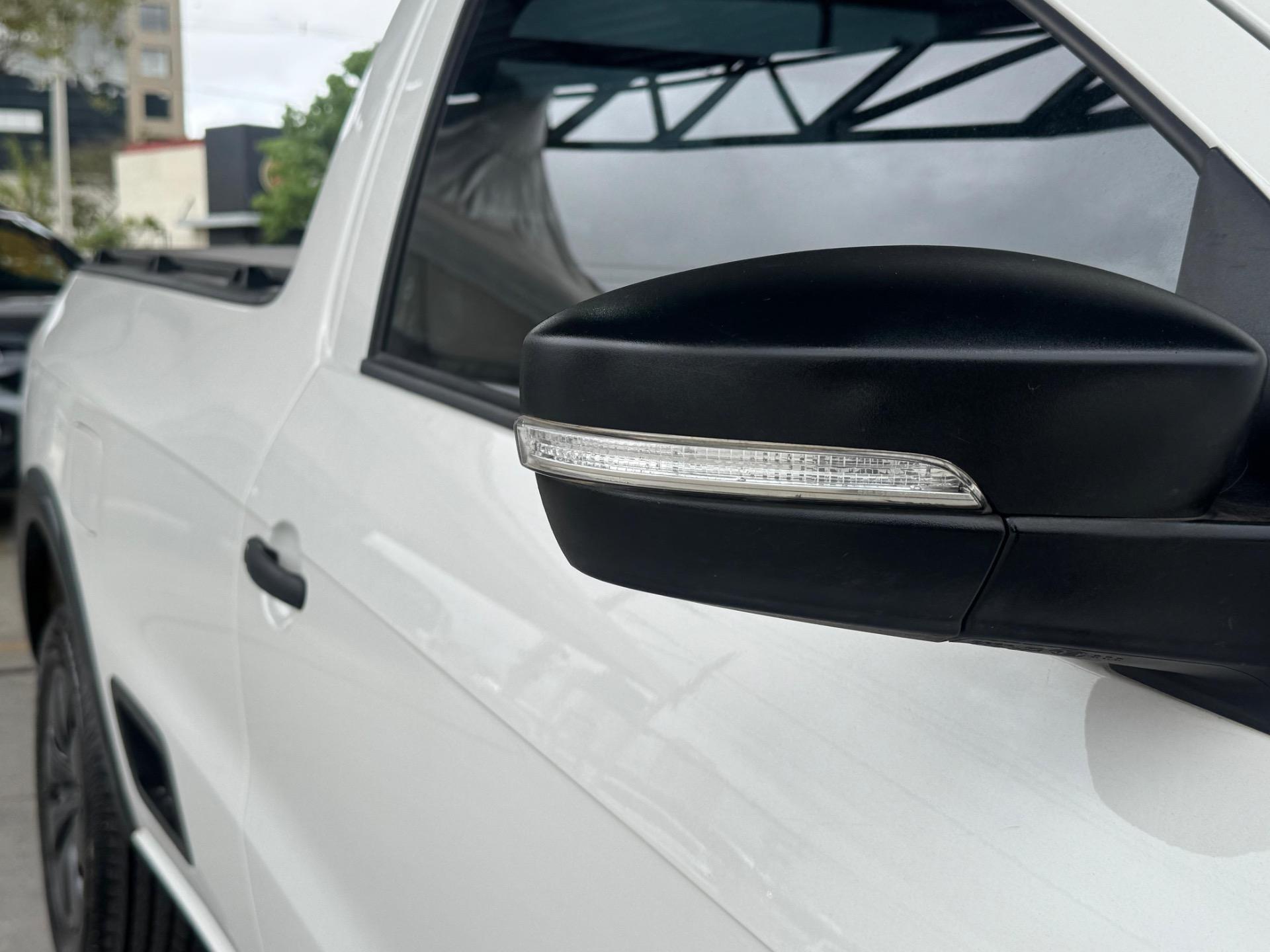 VOLKSWAGEN Saveiro - Foto