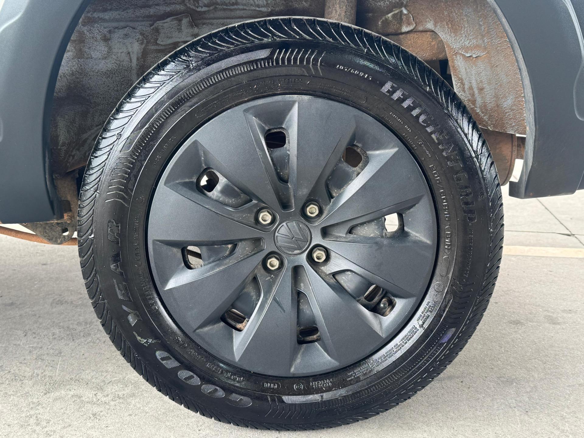 VOLKSWAGEN Saveiro - Foto