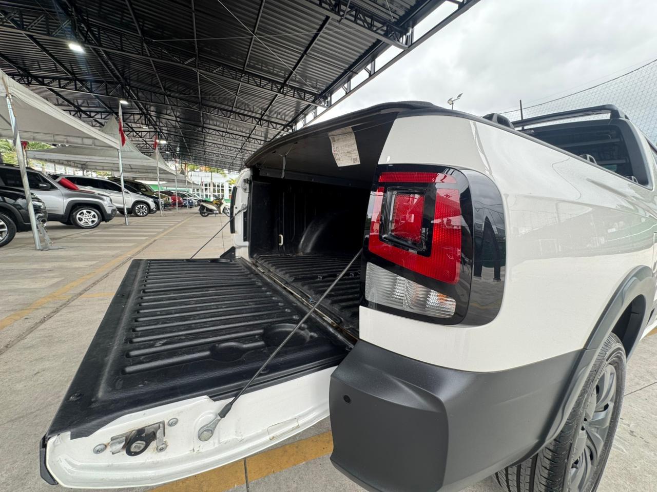 VOLKSWAGEN Saveiro - Foto