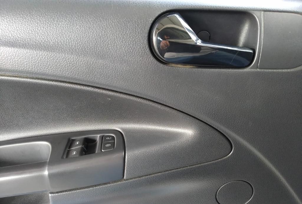 VOLKSWAGEN Saveiro - Foto