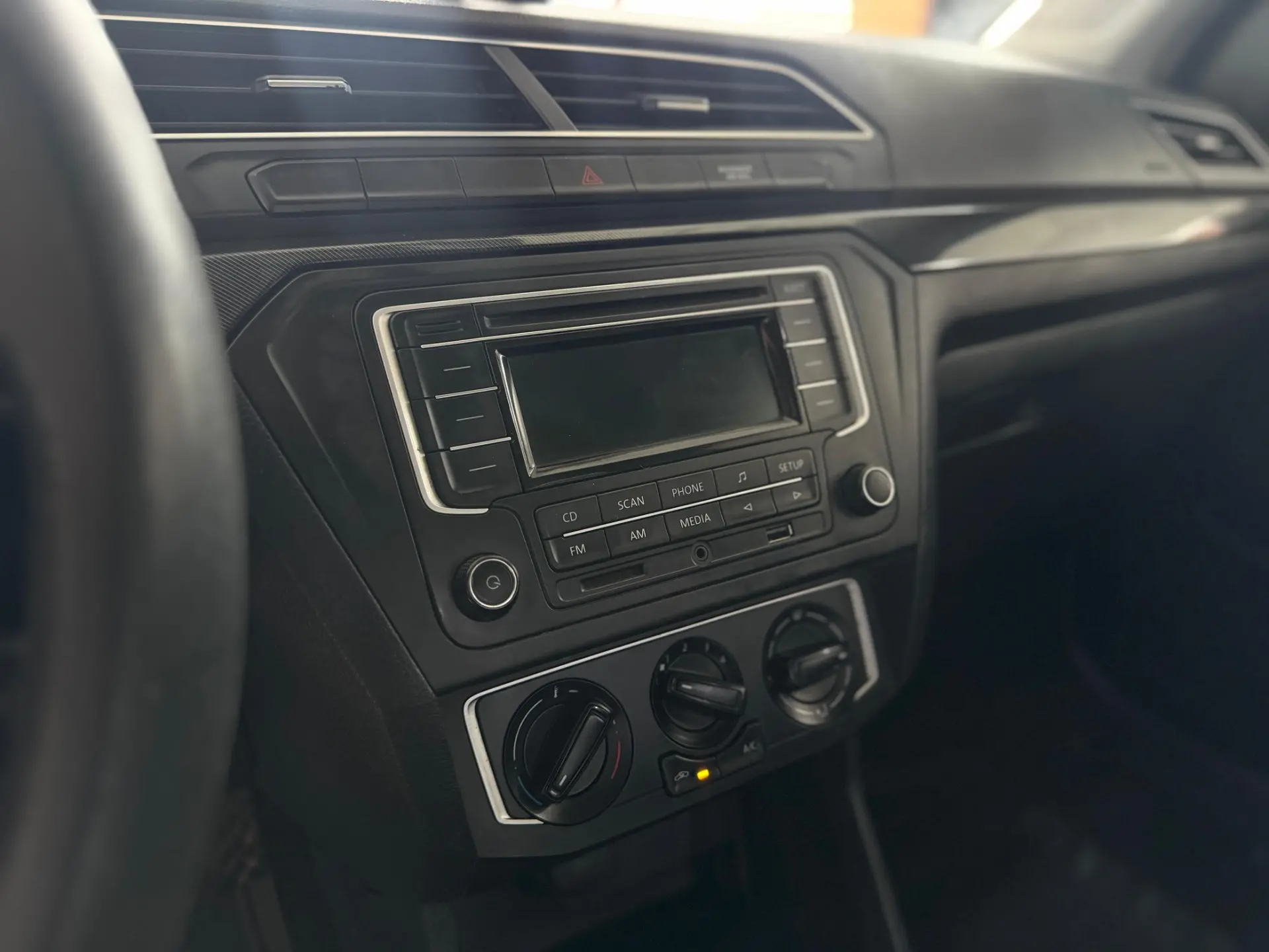 VOLKSWAGEN Saveiro - Foto