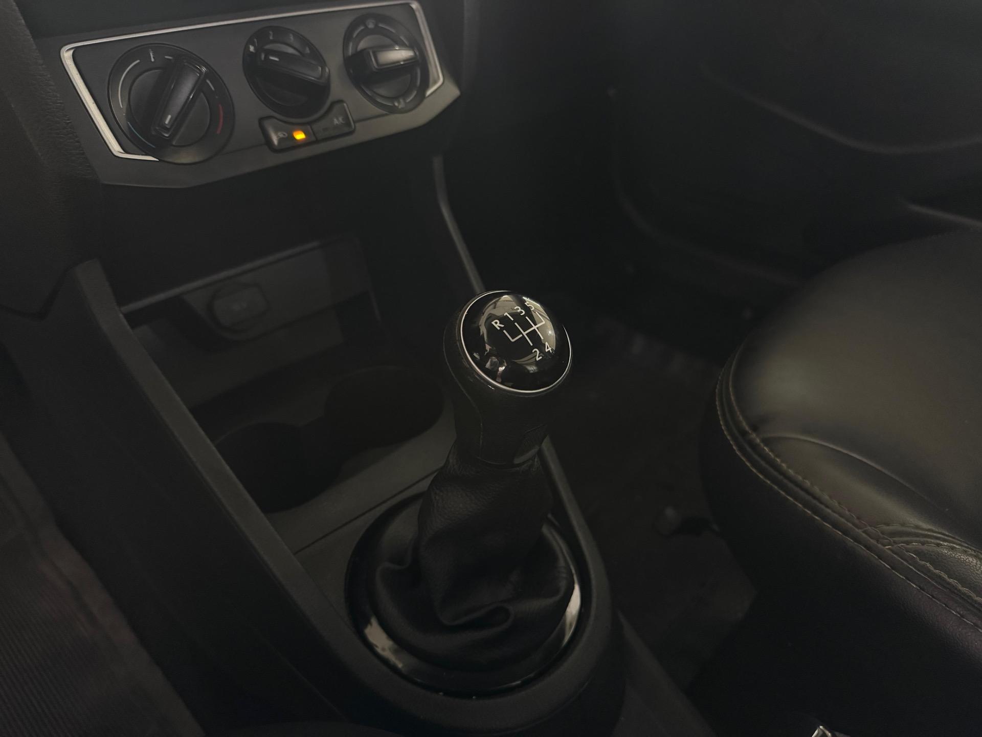 VOLKSWAGEN Saveiro - Miniatura