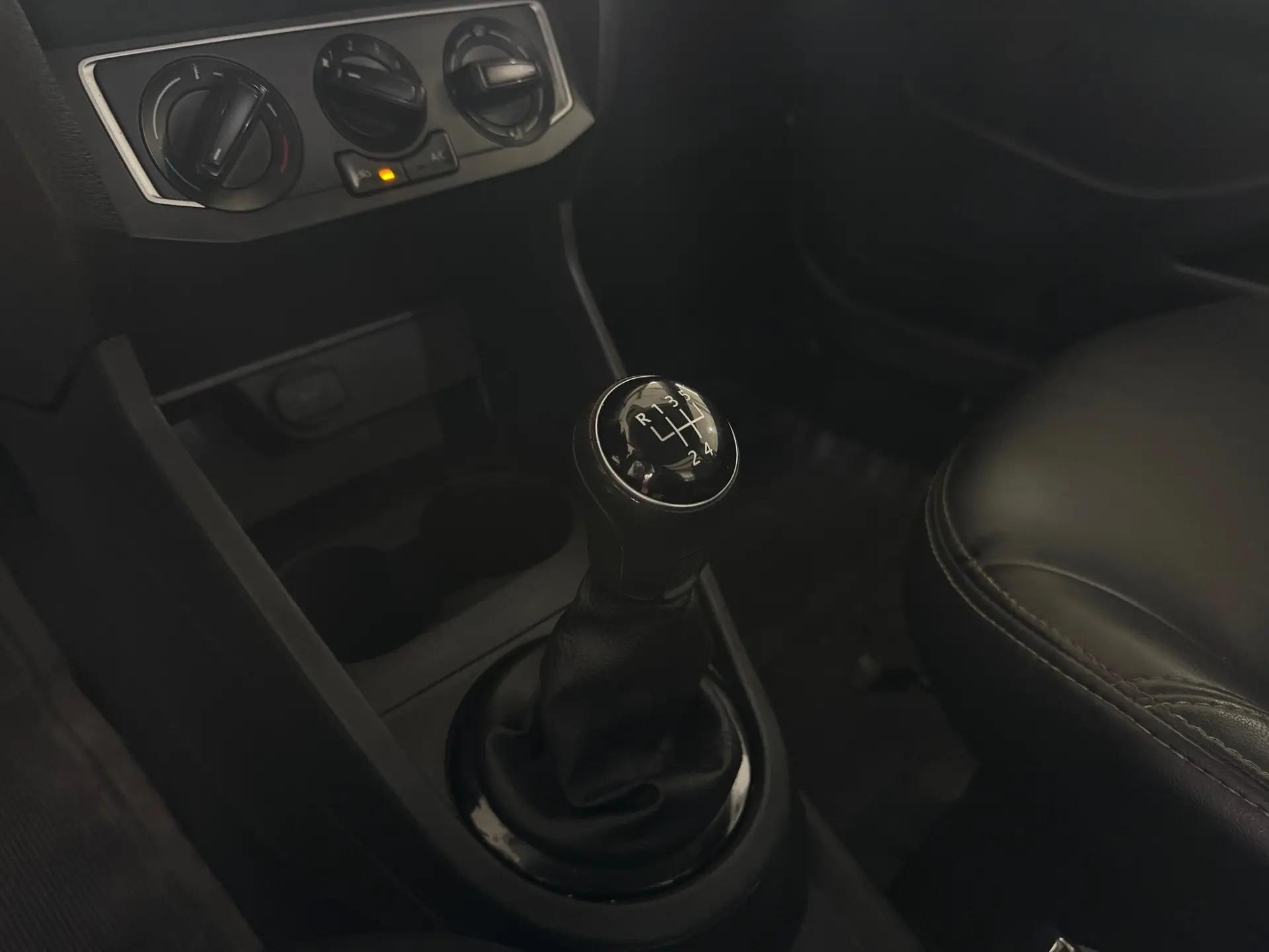 VOLKSWAGEN Saveiro - Foto