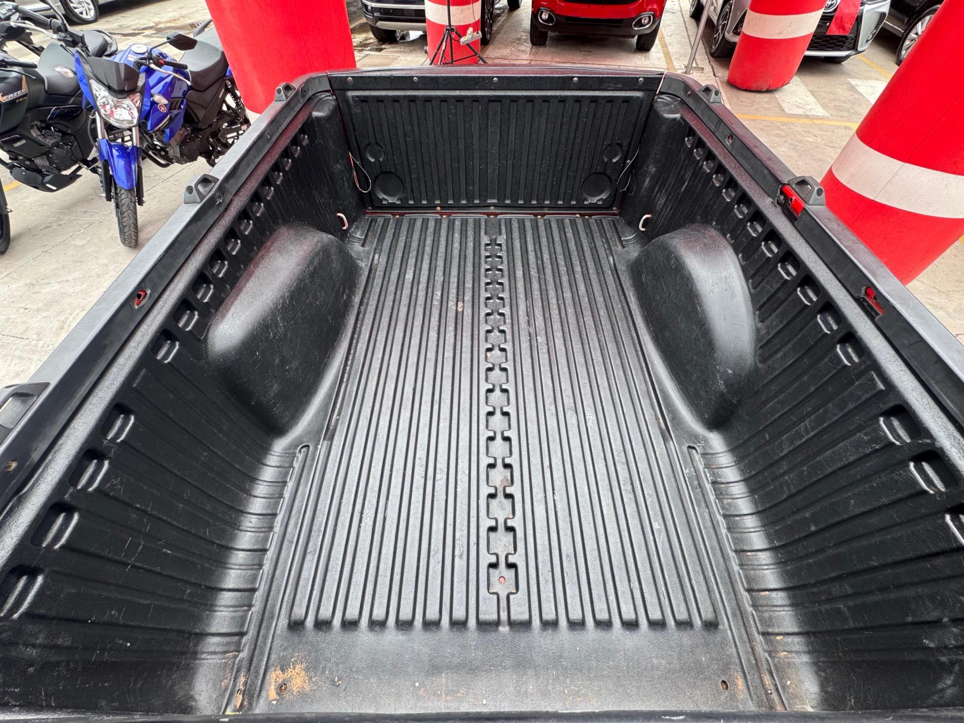 VOLKSWAGEN Saveiro - Foto