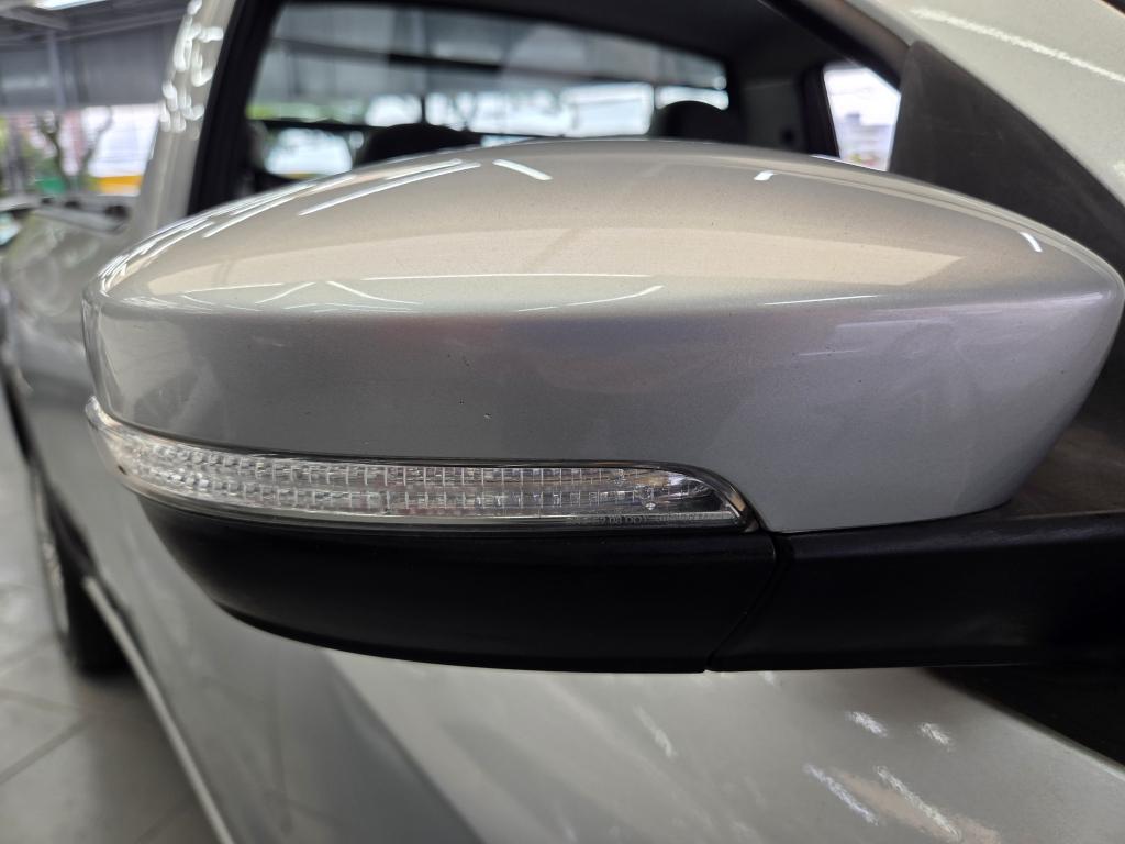 VOLKSWAGEN Saveiro - Foto