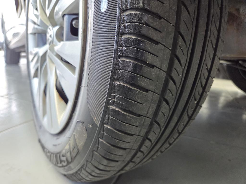 VOLKSWAGEN Saveiro - Foto