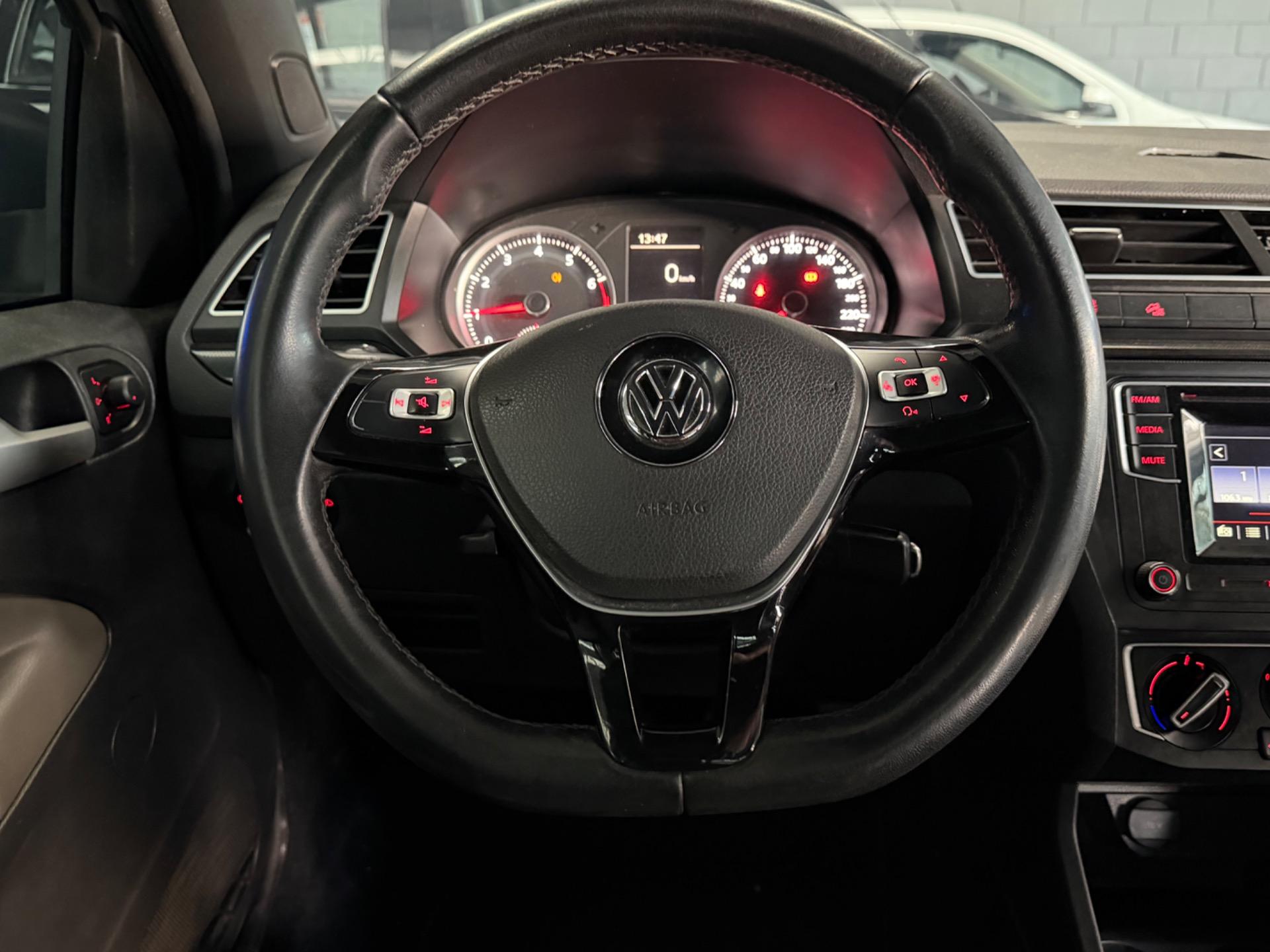 VOLKSWAGEN Saveiro - Foto