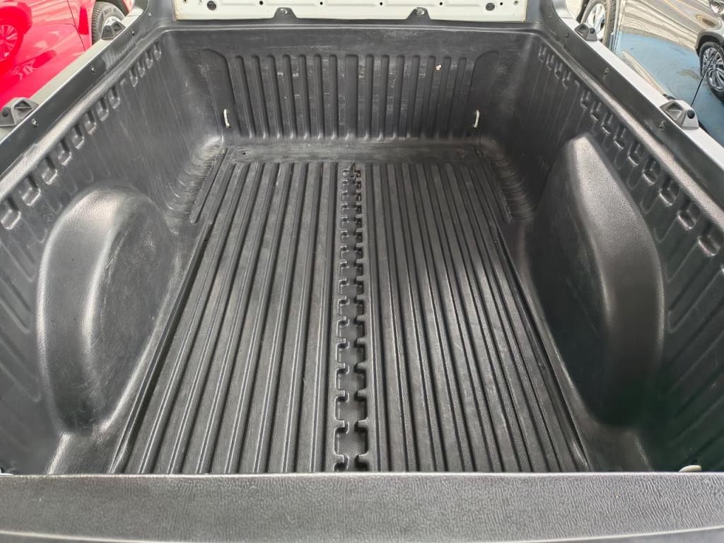 VOLKSWAGEN Saveiro - Foto