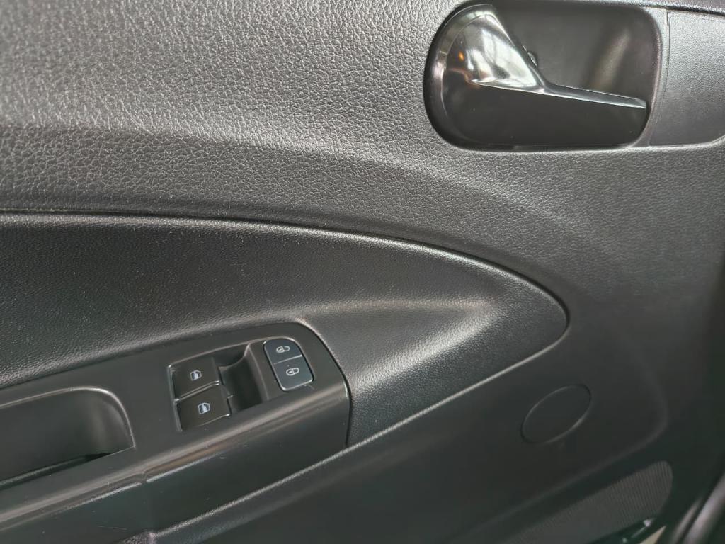 VOLKSWAGEN Saveiro - Foto