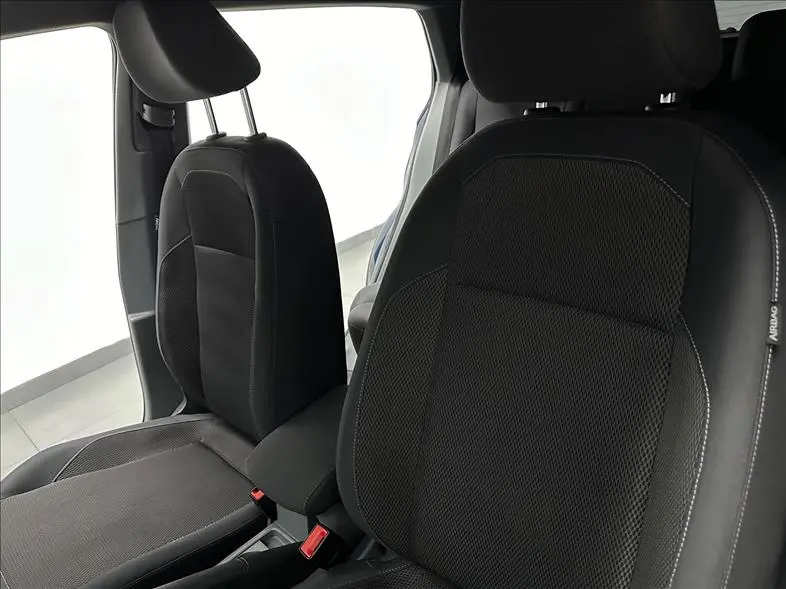 VOLKSWAGEN T-Cross - Foto