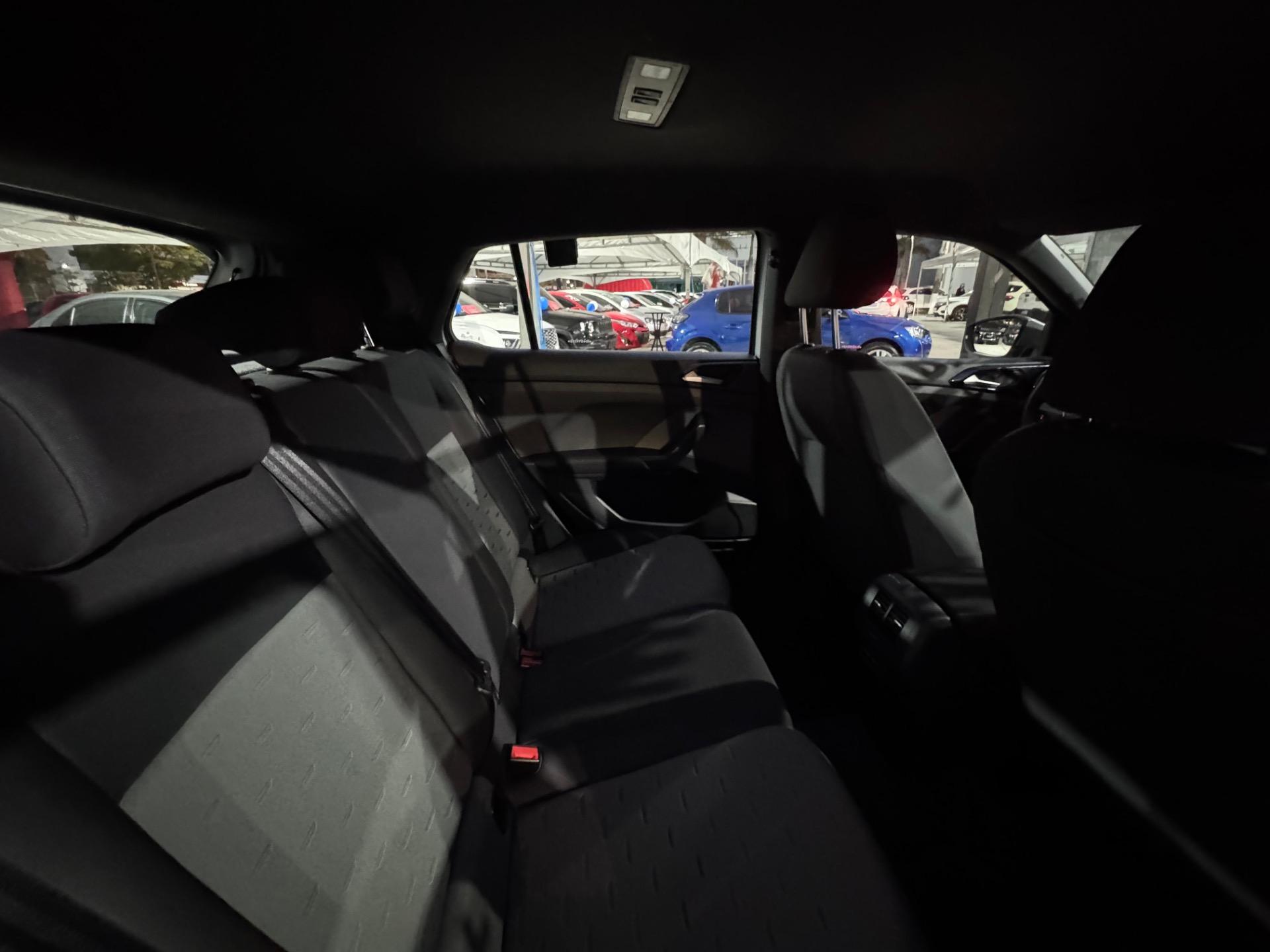 VOLKSWAGEN T-Cross - Foto