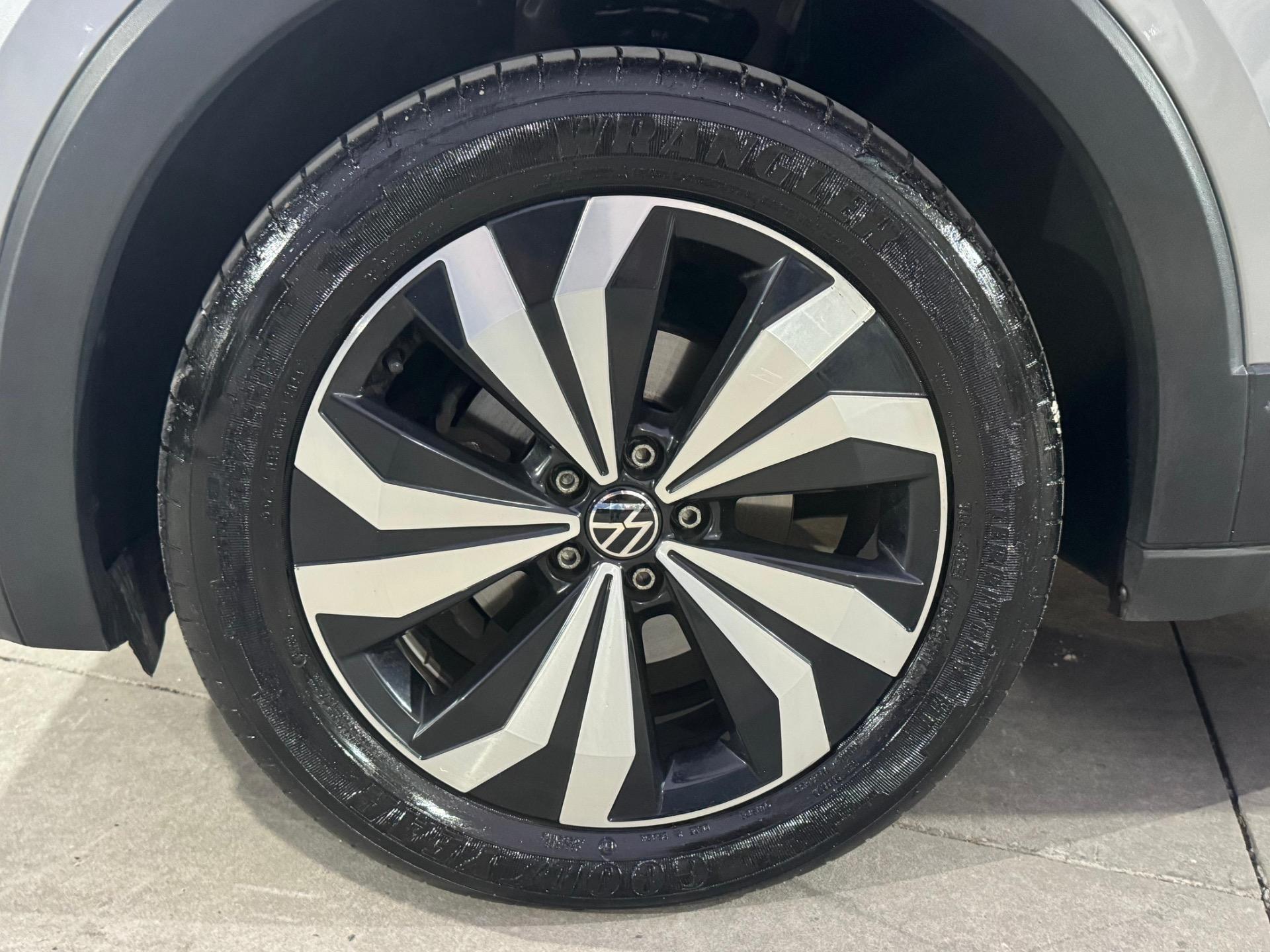 VOLKSWAGEN T-Cross - Foto