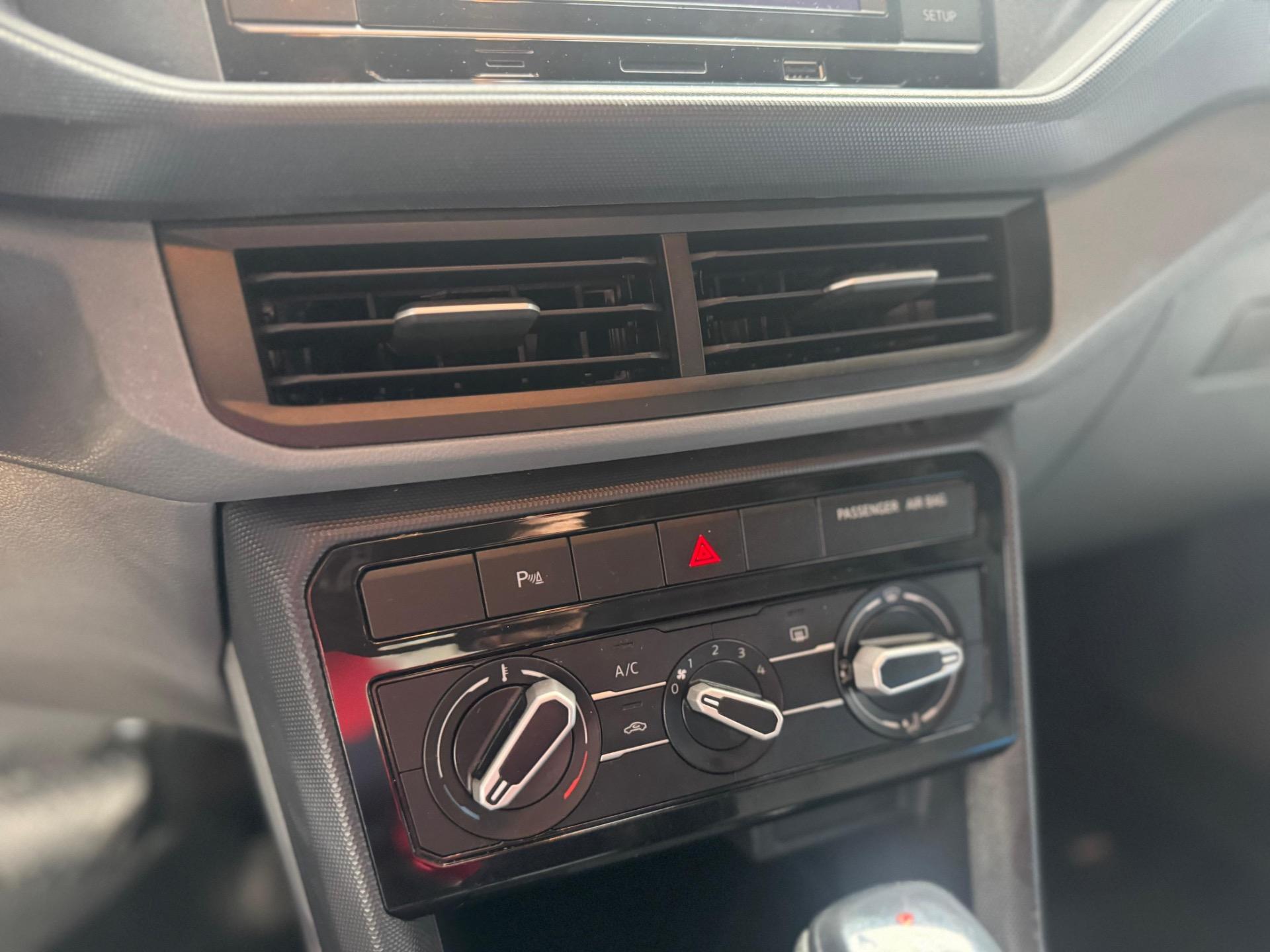 VOLKSWAGEN T-Cross - Miniatura