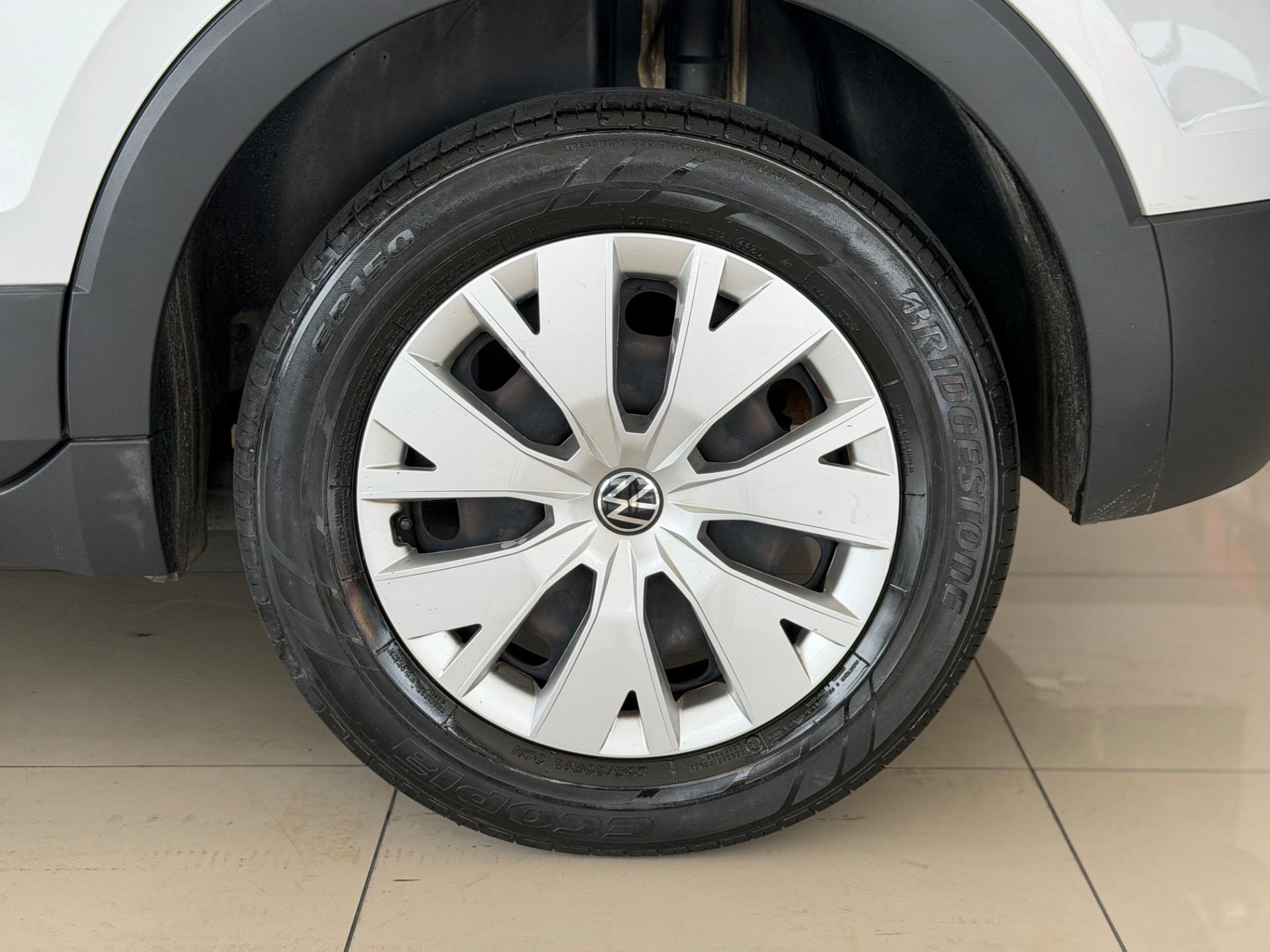 VOLKSWAGEN T-Cross - Foto