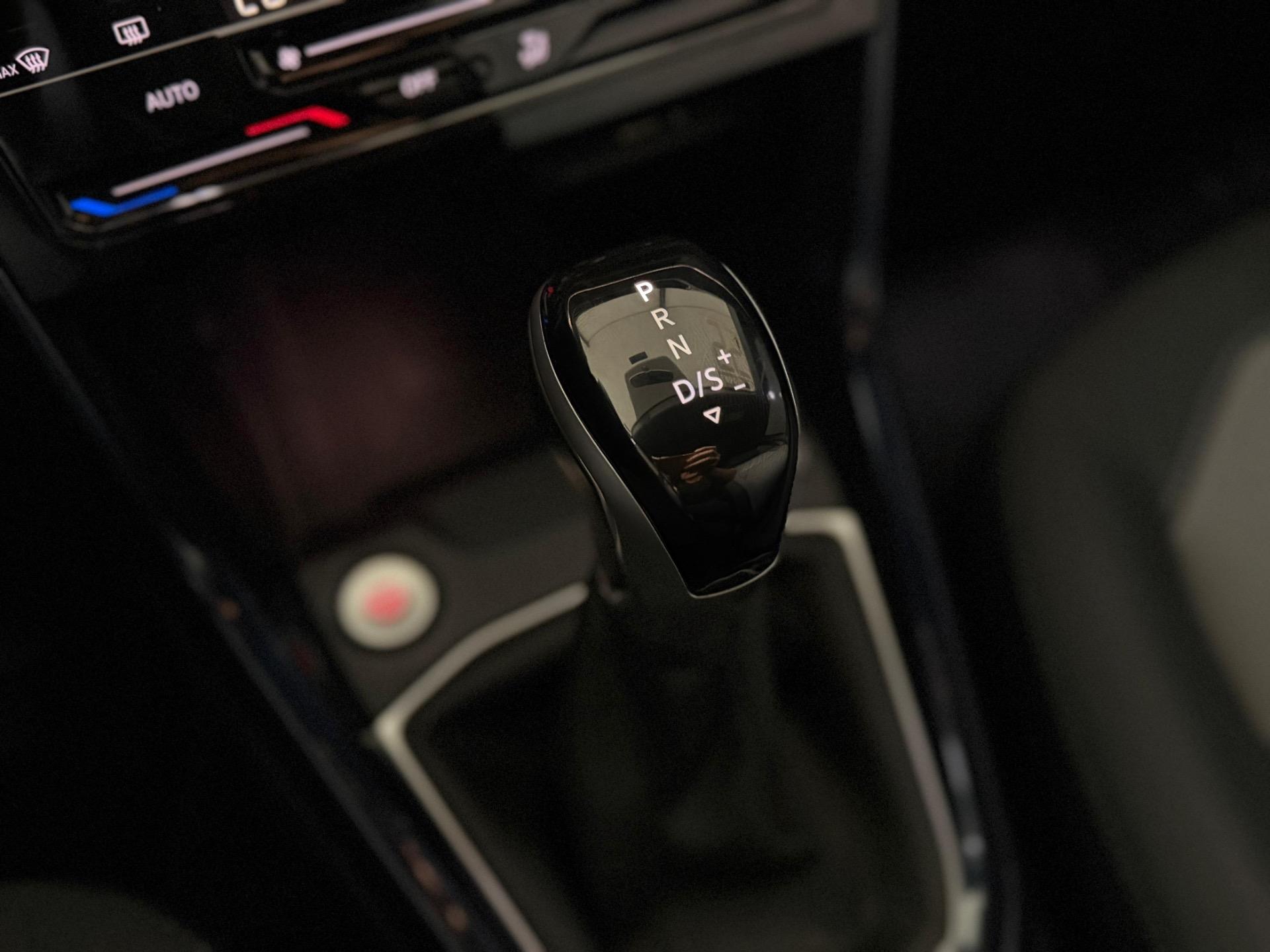 VOLKSWAGEN T-Cross - Foto