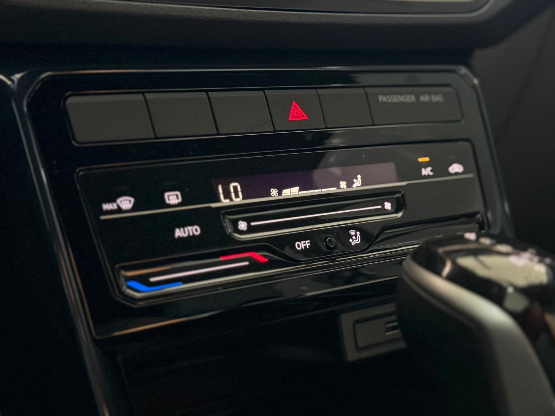 VOLKSWAGEN T-Cross - Foto