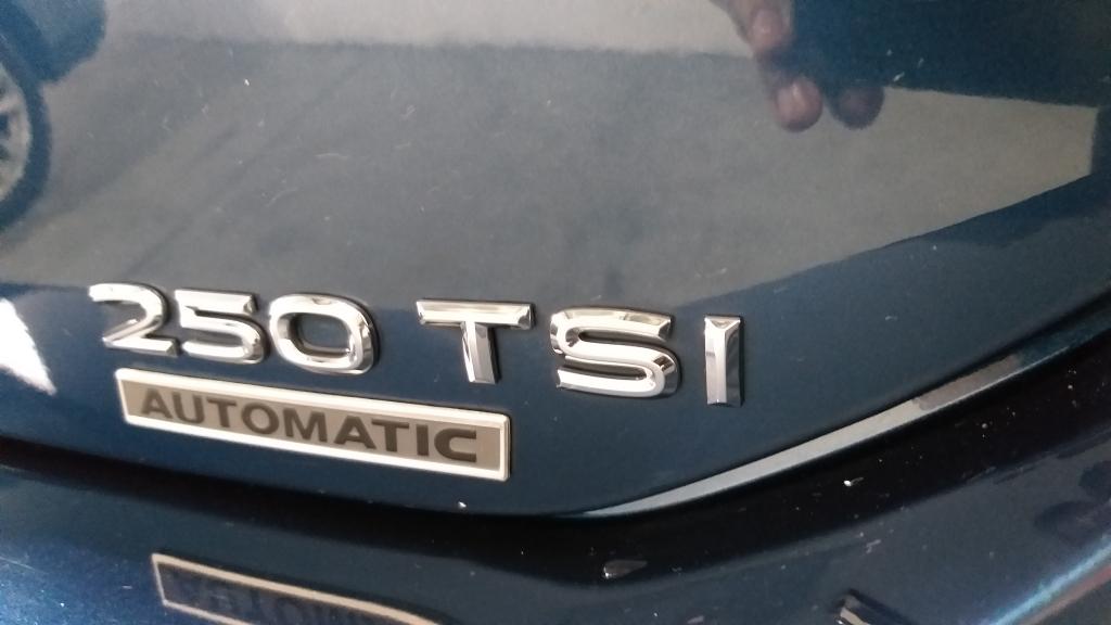 VOLKSWAGEN T-Cross - Foto