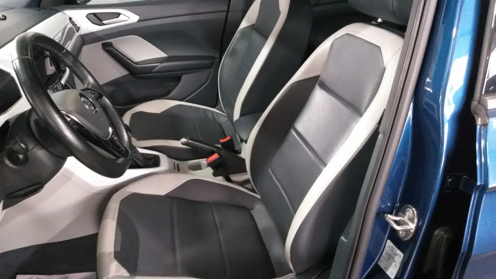 VOLKSWAGEN T-Cross - Foto