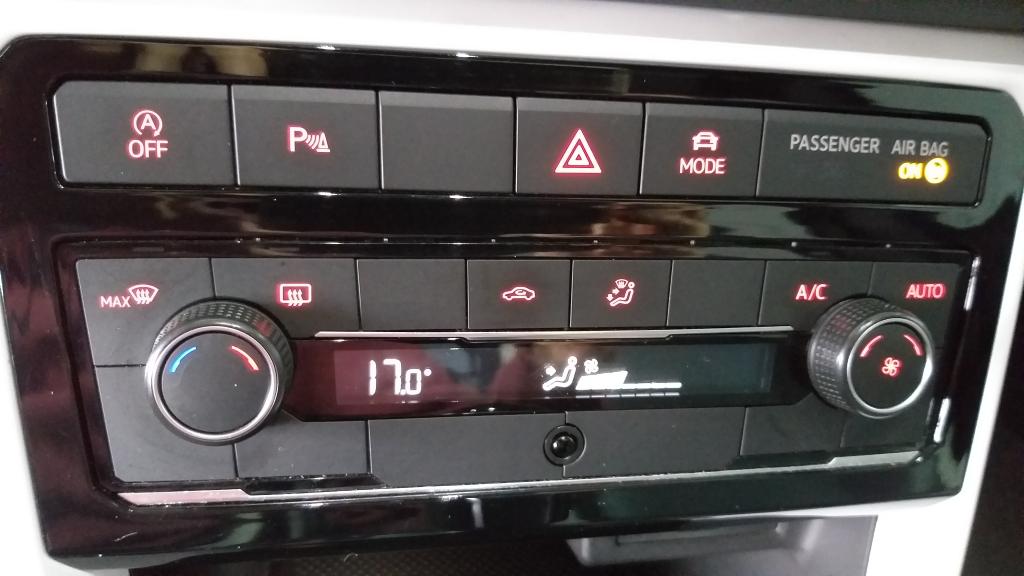 VOLKSWAGEN T-Cross - Foto
