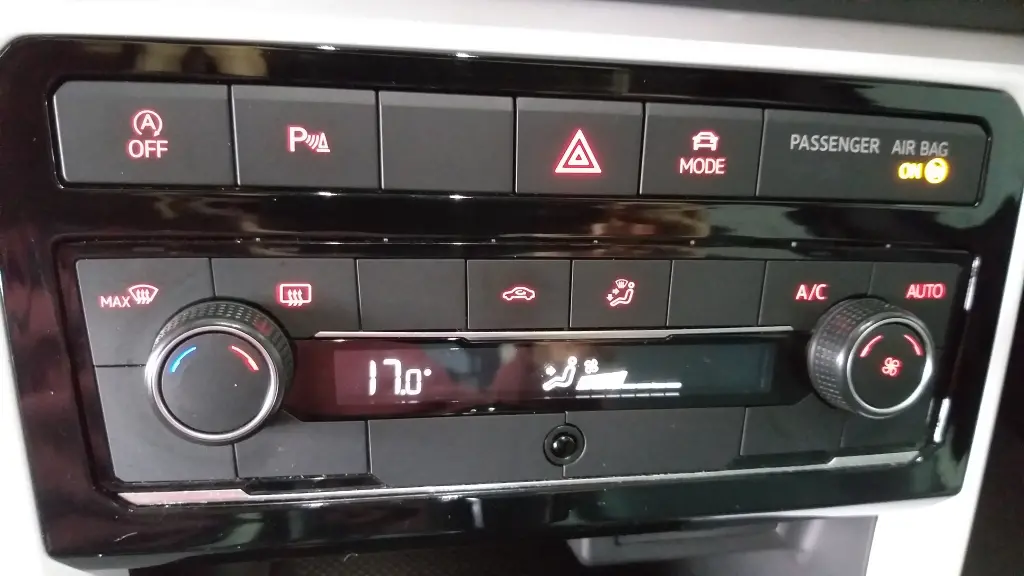 VOLKSWAGEN T-Cross - Foto