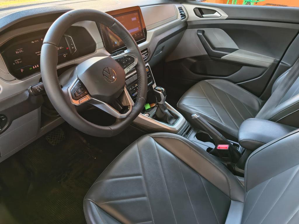 VOLKSWAGEN T-Cross - Foto