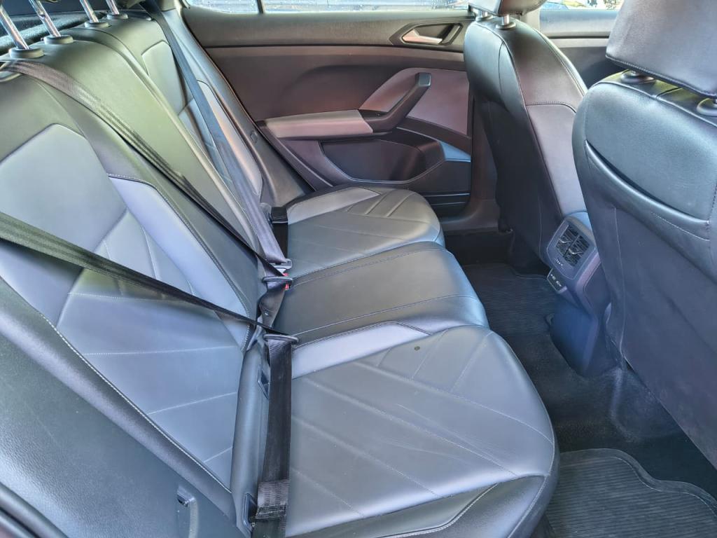 VOLKSWAGEN T-Cross - Foto