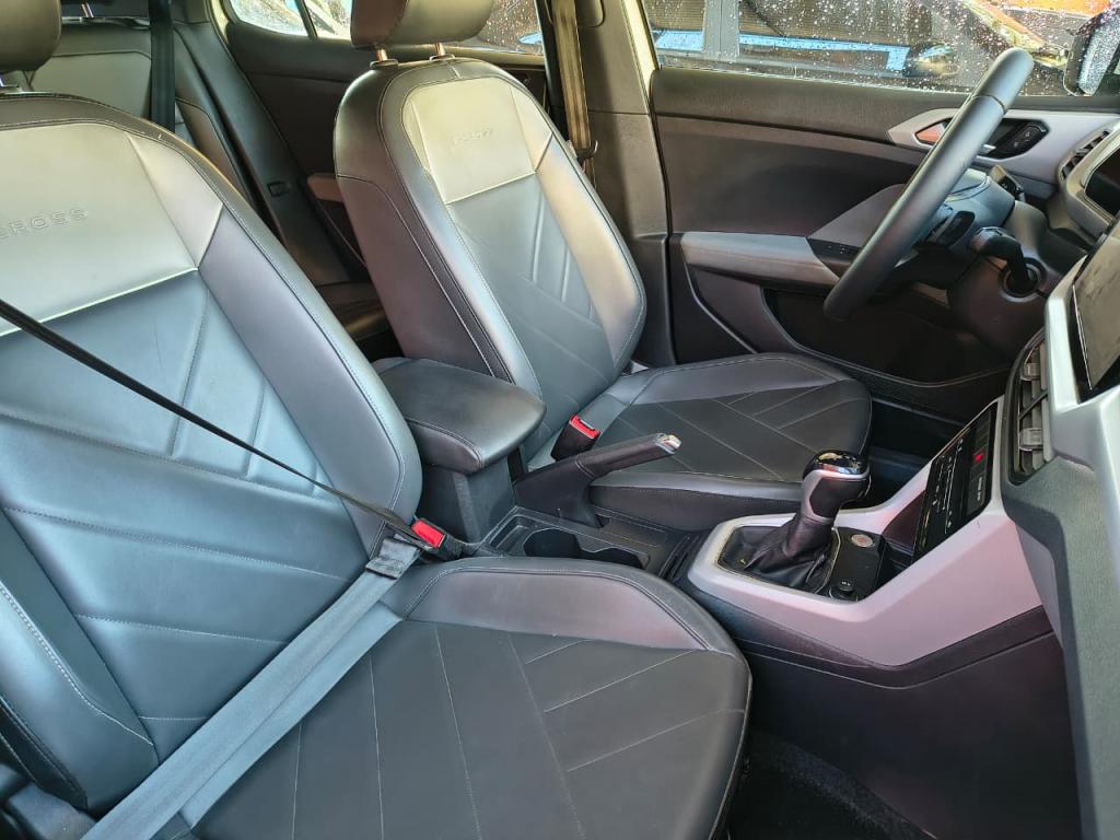 VOLKSWAGEN T-Cross - Foto