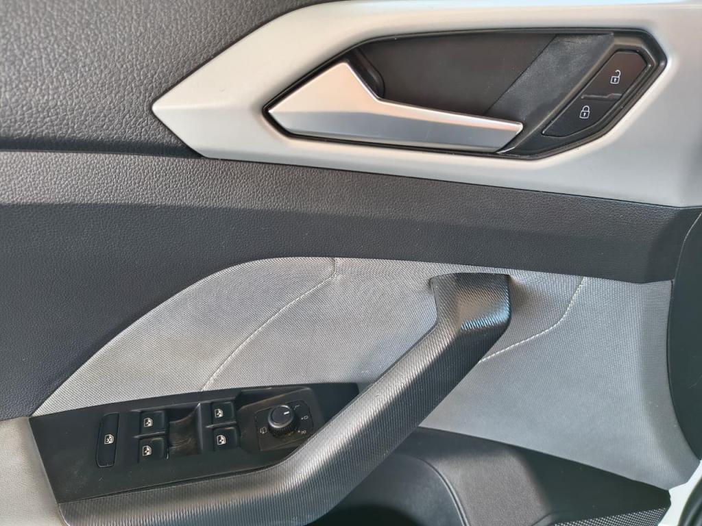 VOLKSWAGEN T-Cross - Foto