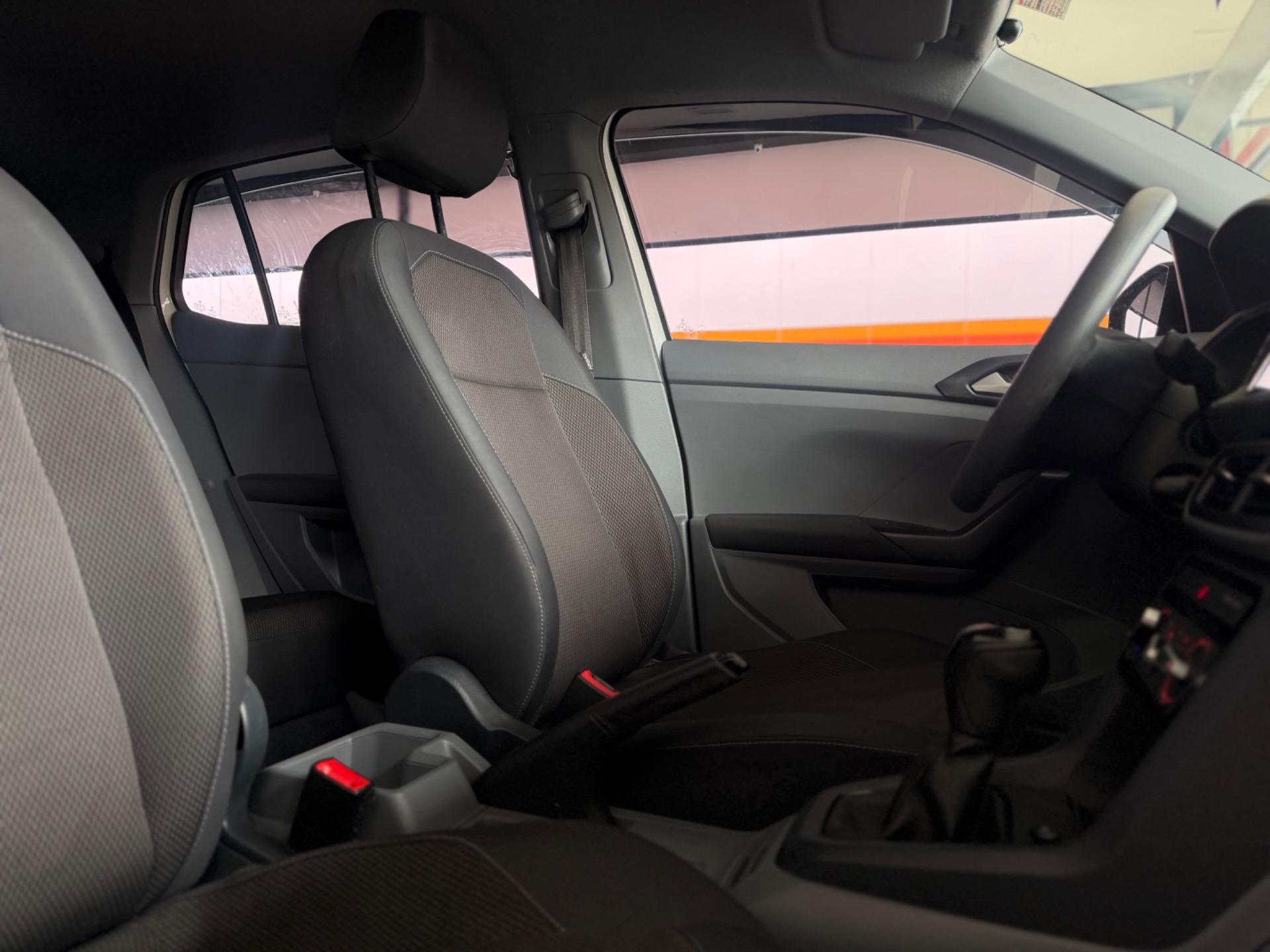 VOLKSWAGEN T-Cross - Foto