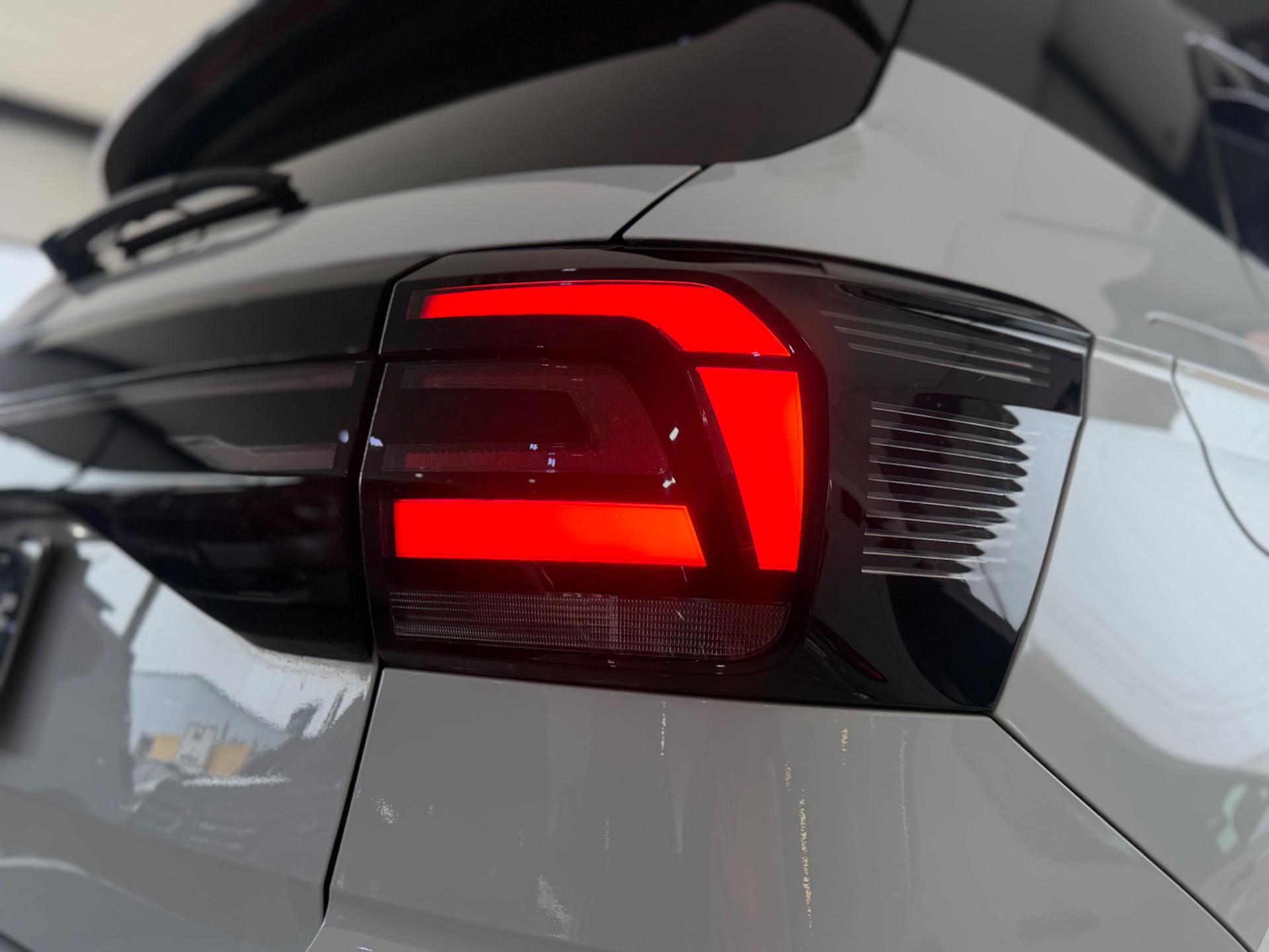VOLKSWAGEN T-Cross - Foto