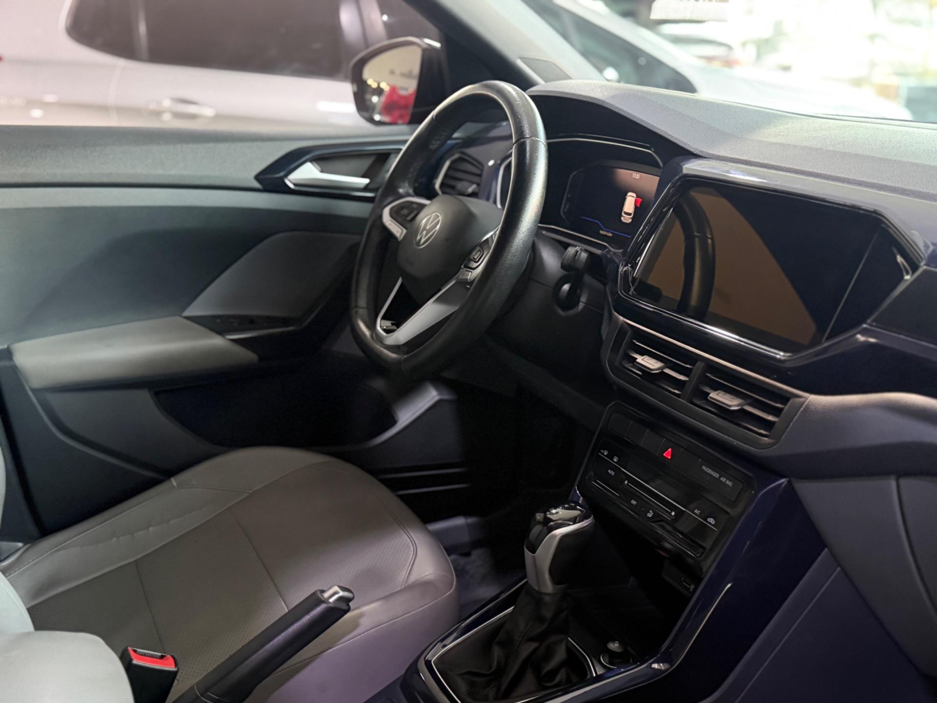 VOLKSWAGEN T-Cross - Foto