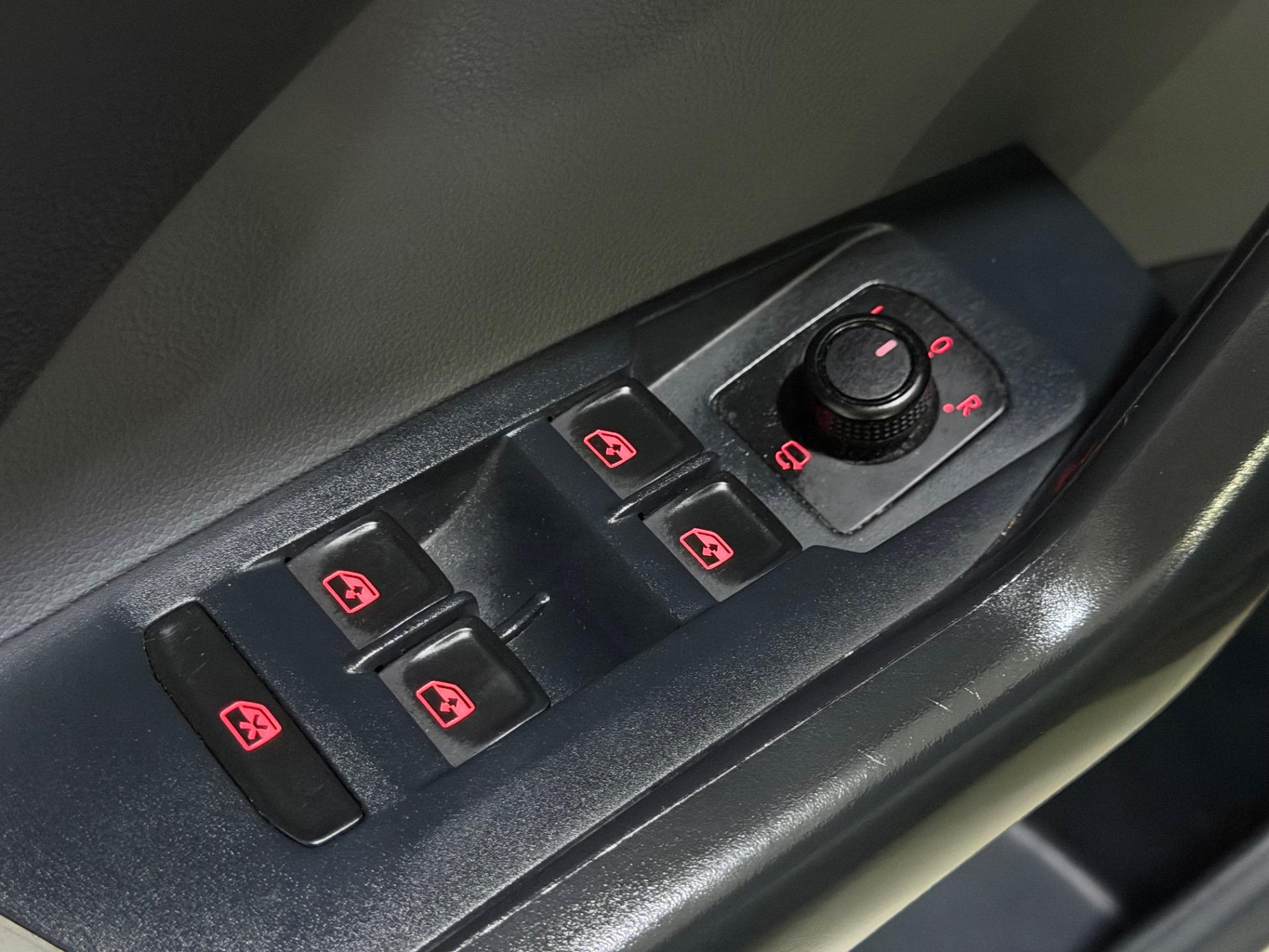 VOLKSWAGEN T-Cross - Foto