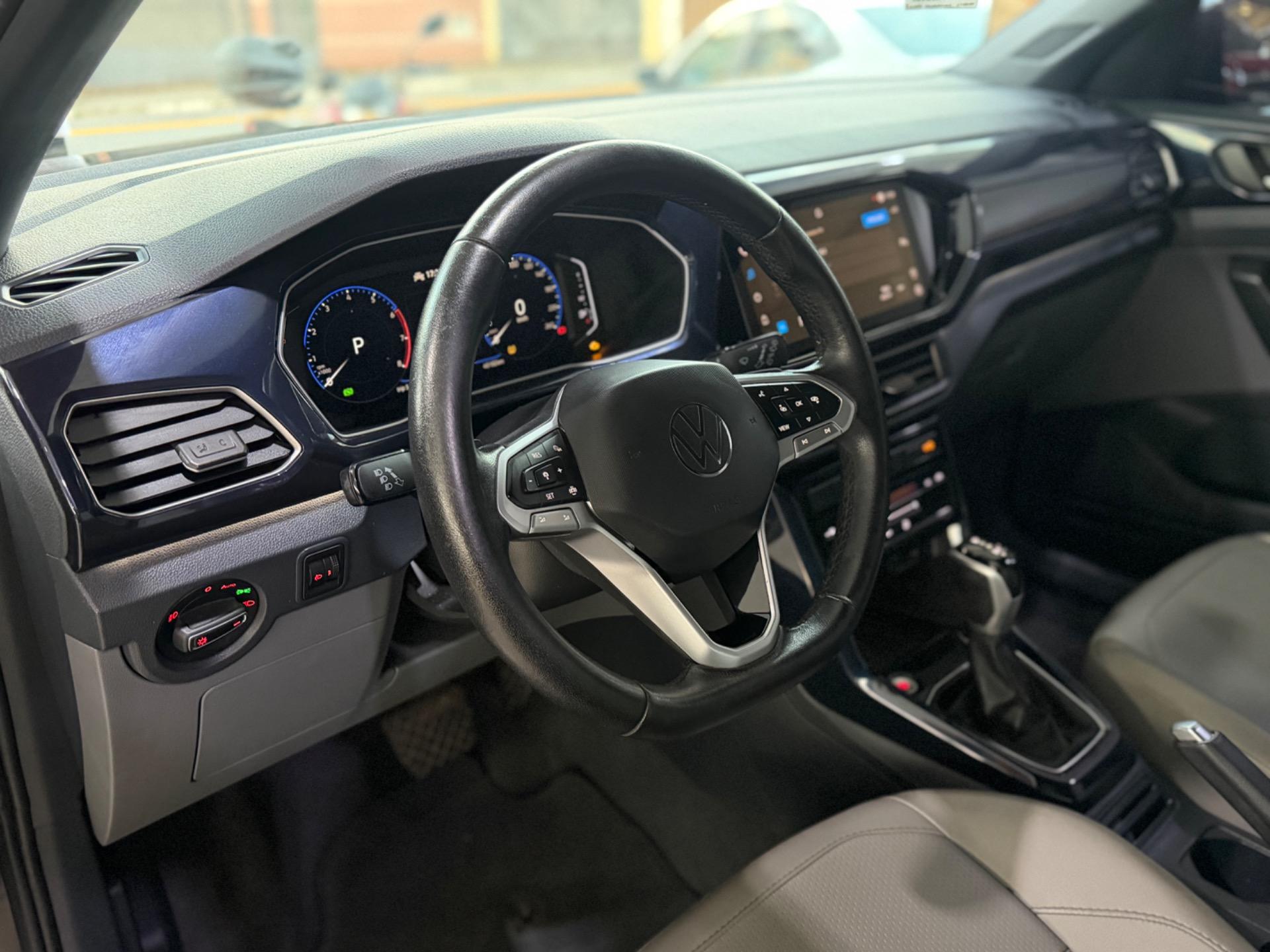 VOLKSWAGEN T-Cross - Foto