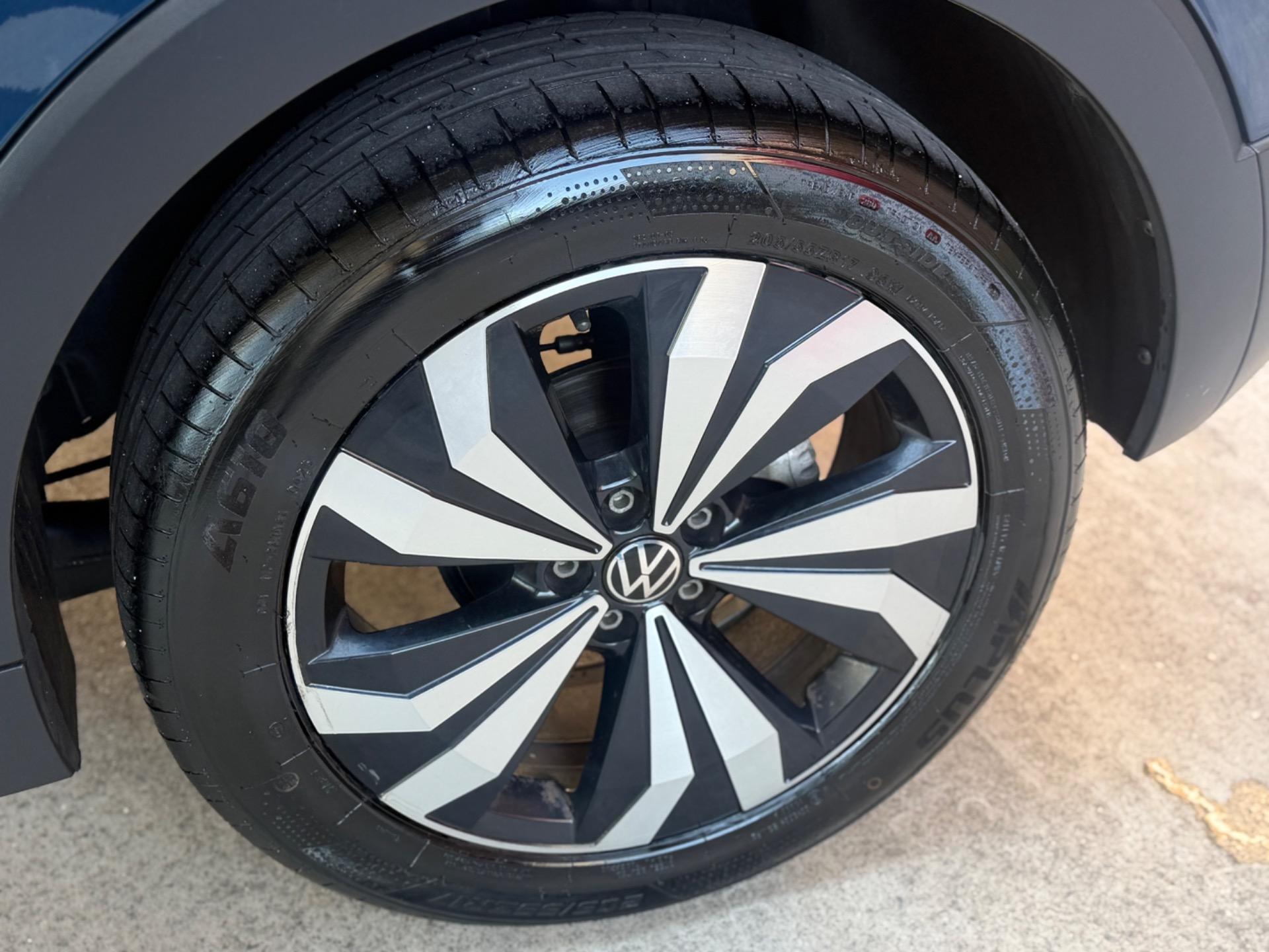 VOLKSWAGEN T-Cross - Foto