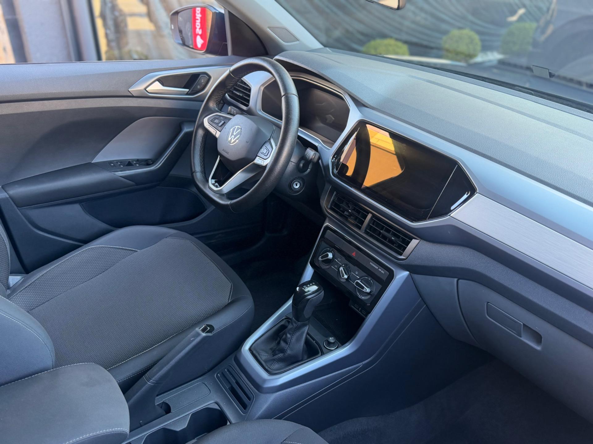 VOLKSWAGEN T-Cross - Foto