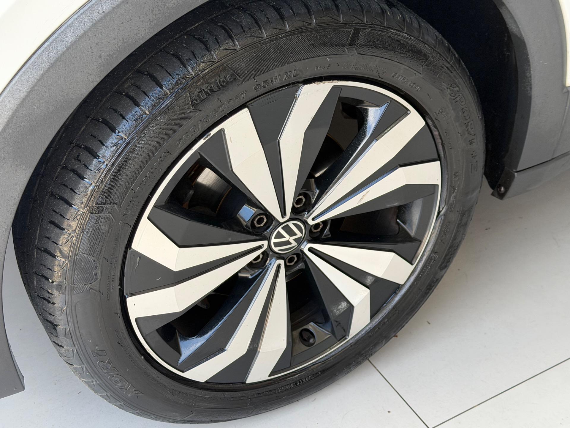 VOLKSWAGEN T-Cross - Foto