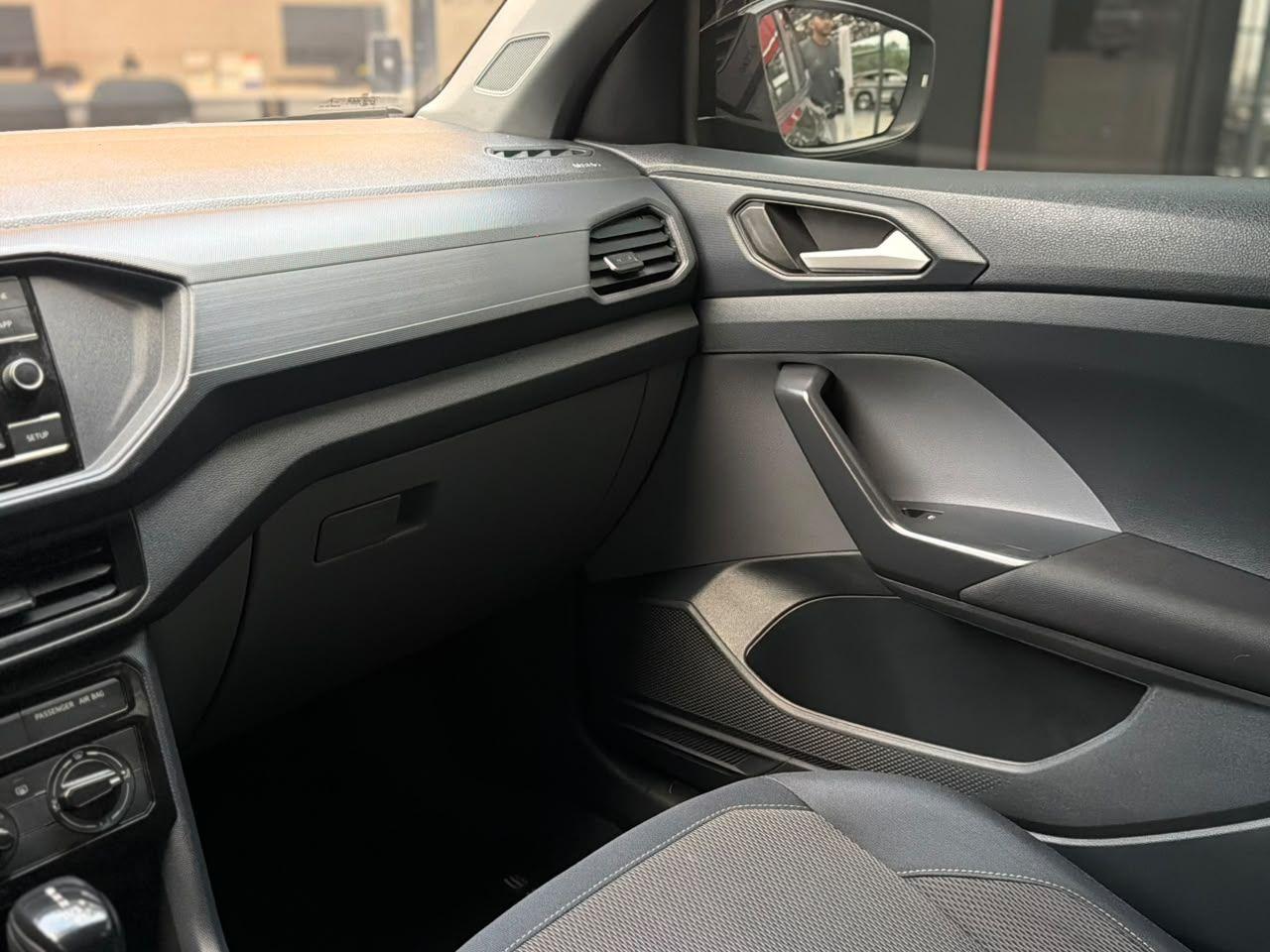 VOLKSWAGEN T-Cross - Foto