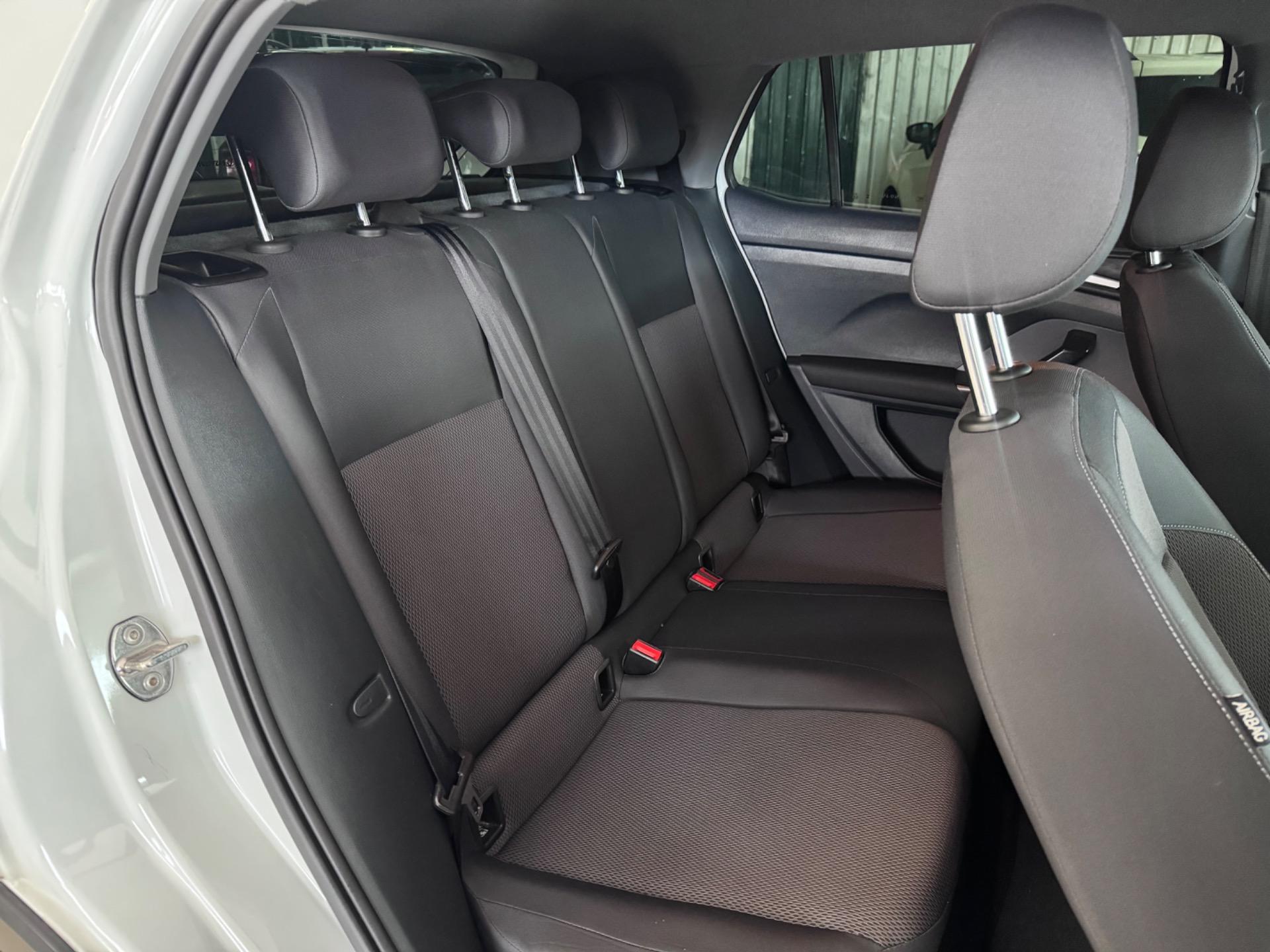 VOLKSWAGEN T-Cross - Foto
